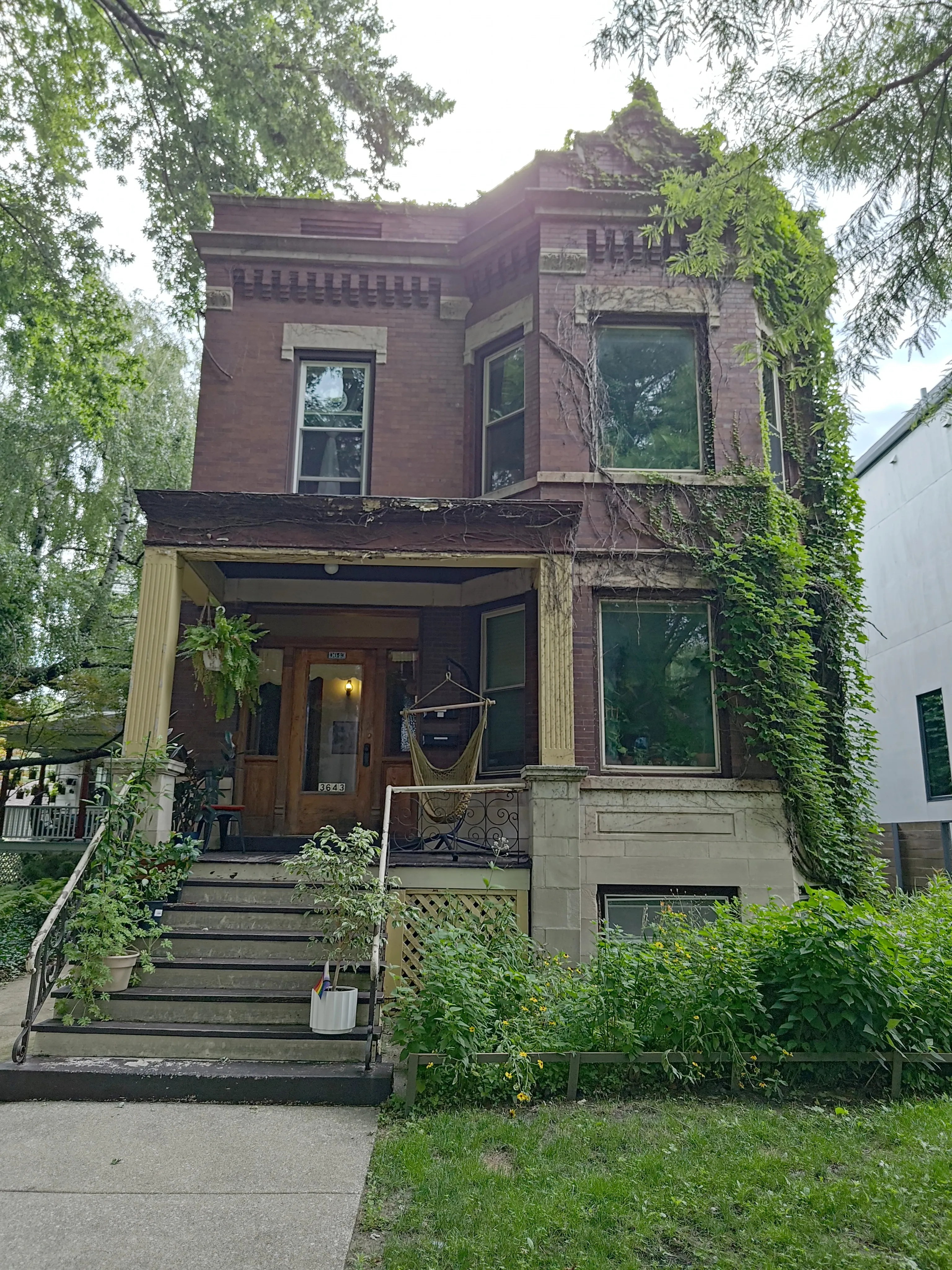 3643 N Bosworth Ave 60613-Bosworth Manor-unit#2-Chicato-IL