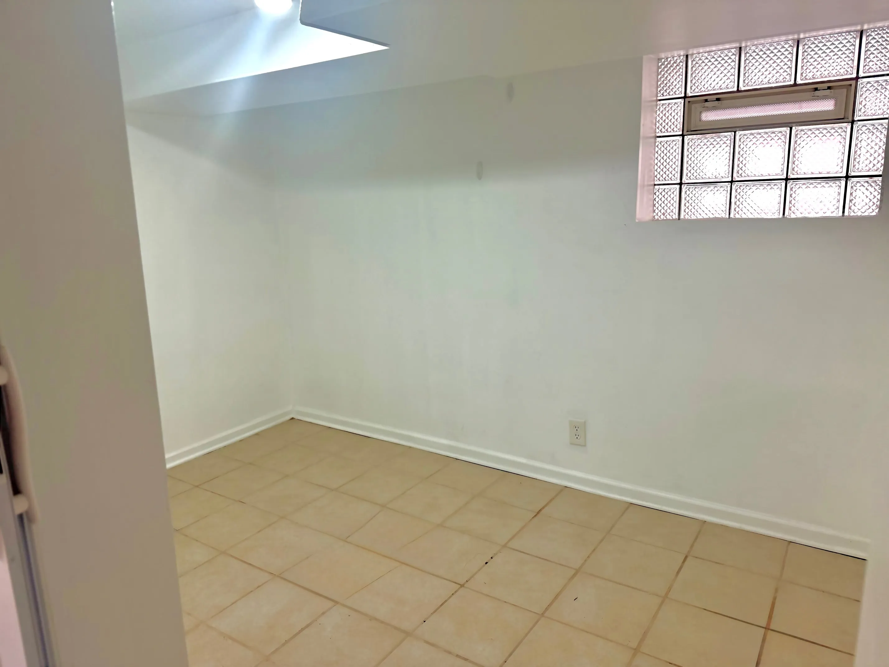 3027 N Clybourn Ave   60618 60618-unit#G-Chicago-IL