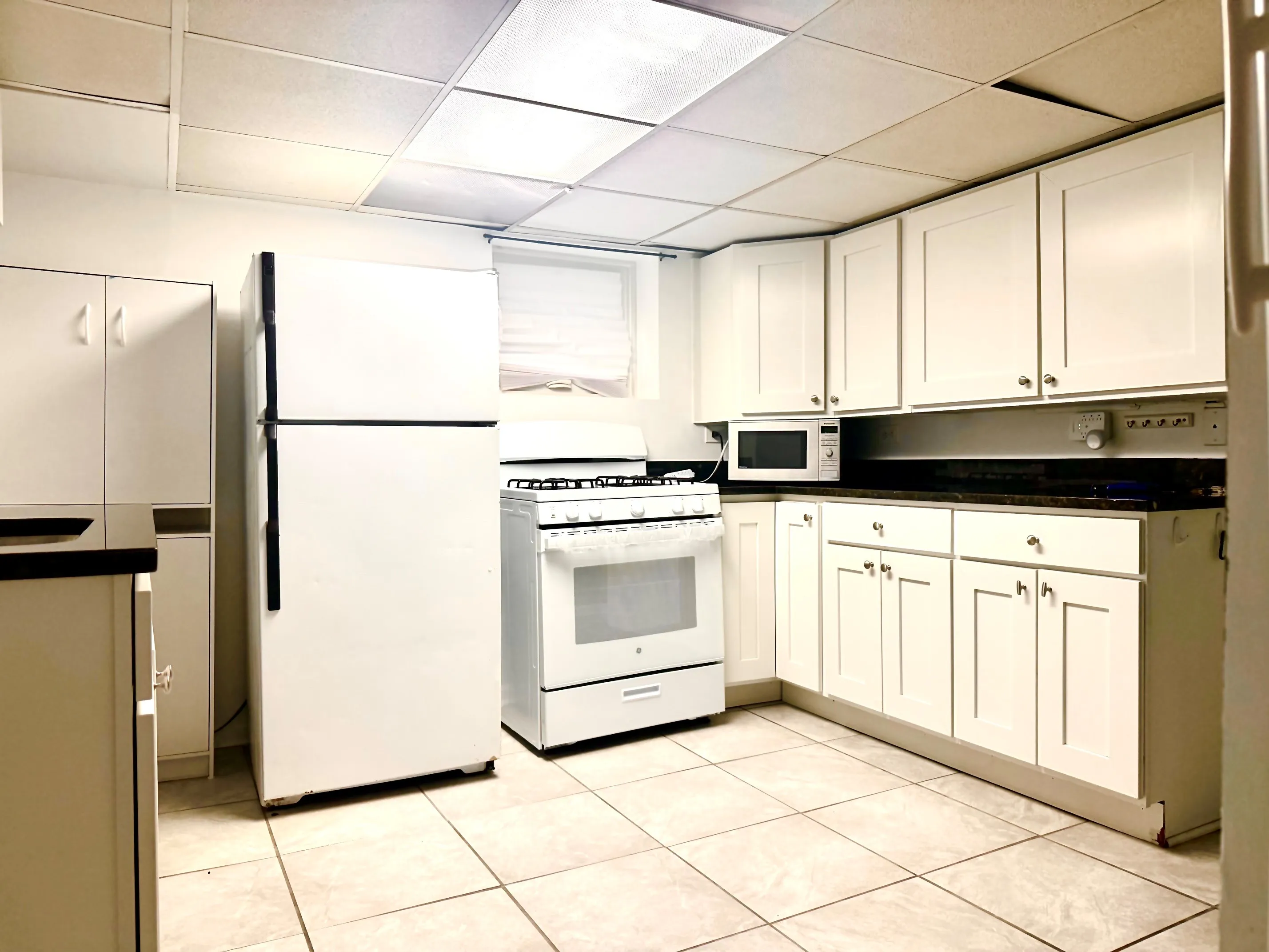 3027 N Clybourn Ave   60618 60618-unit#G-Chicago-IL