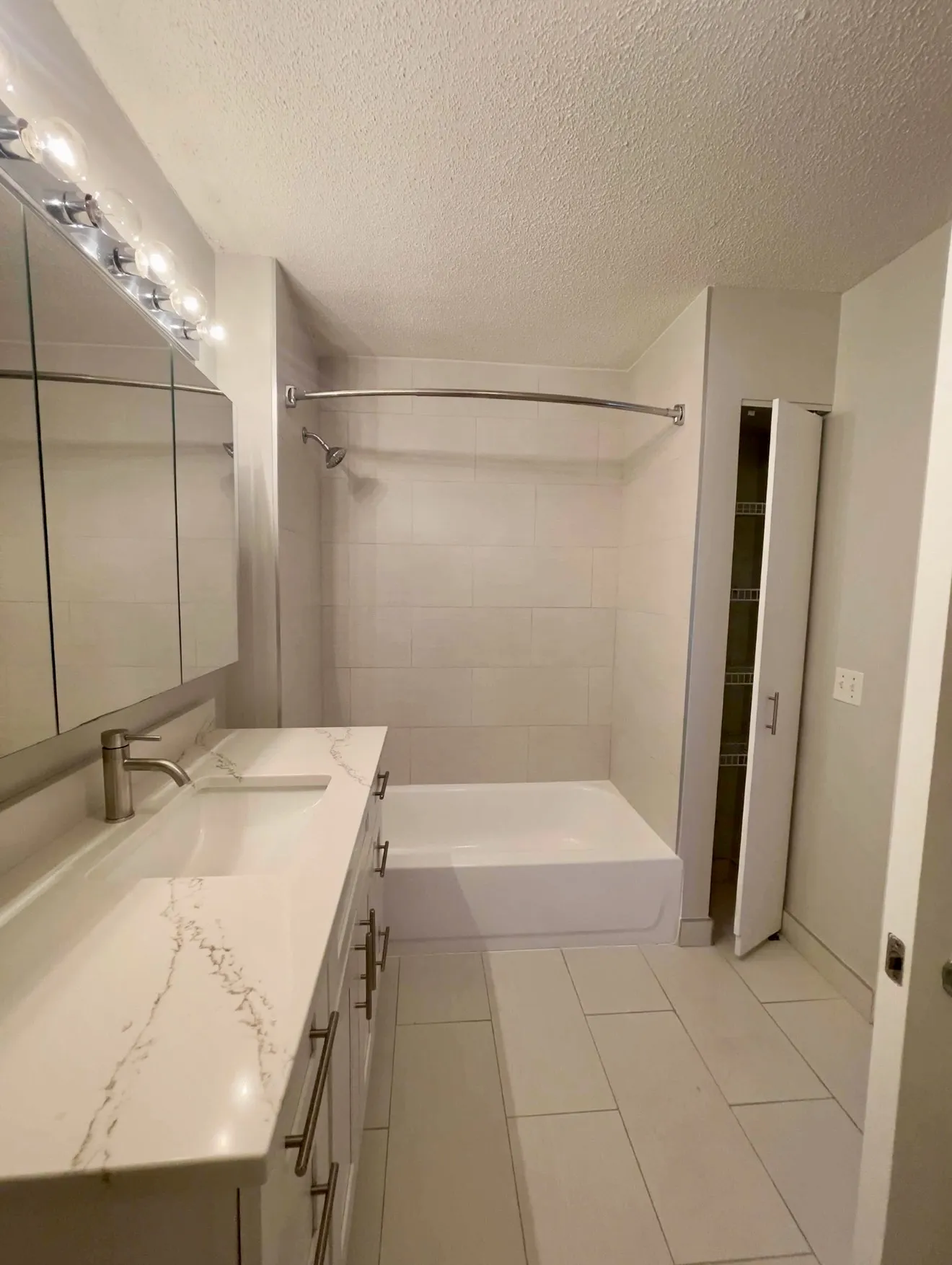 540 N Dearborn St   60610 60610-unit#2409-Chicago-IL