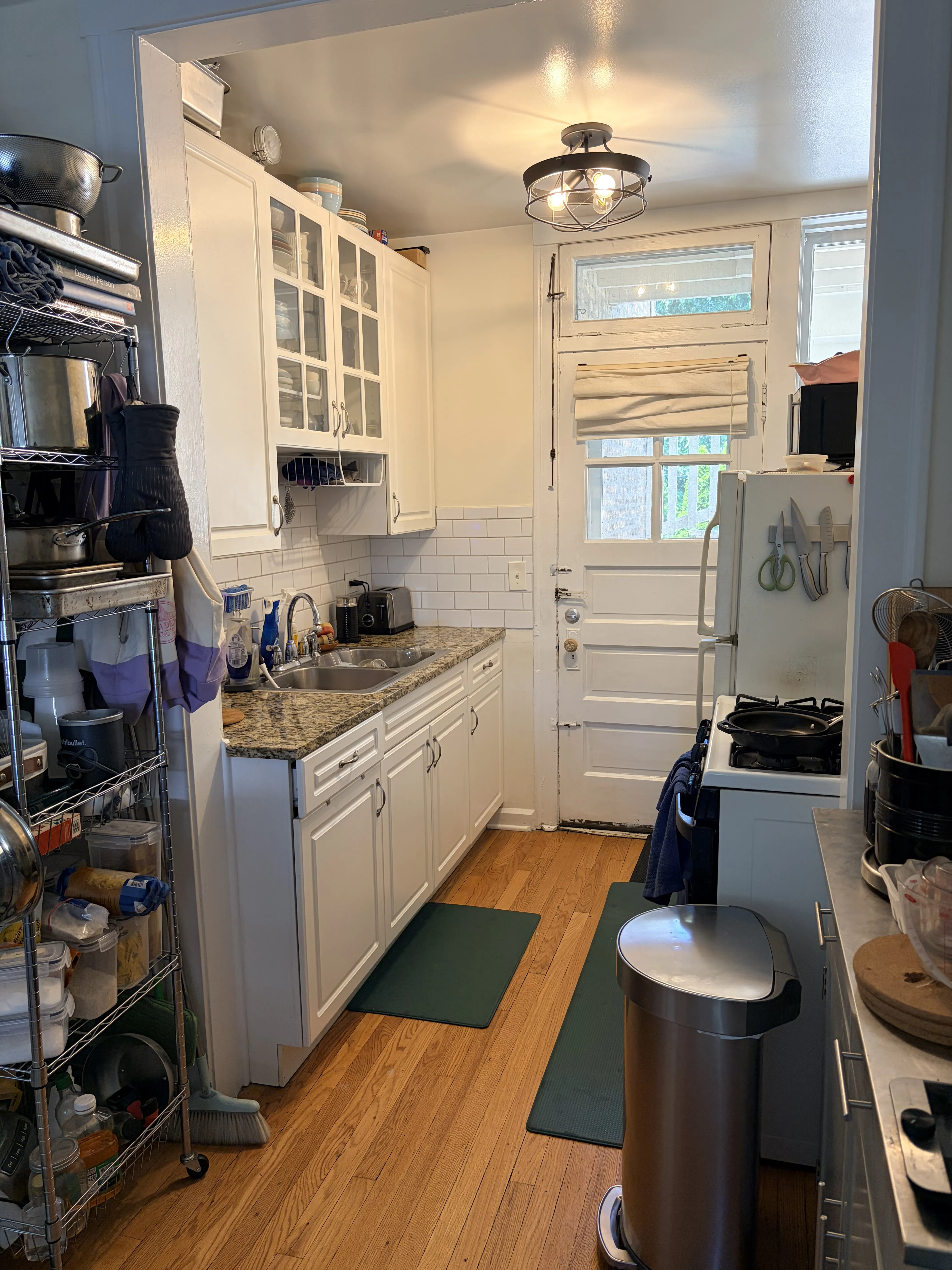 3708 N WOLCOTT AVE 60613-Wolcott Apartments-unit#Apt 1-Chicago-IL