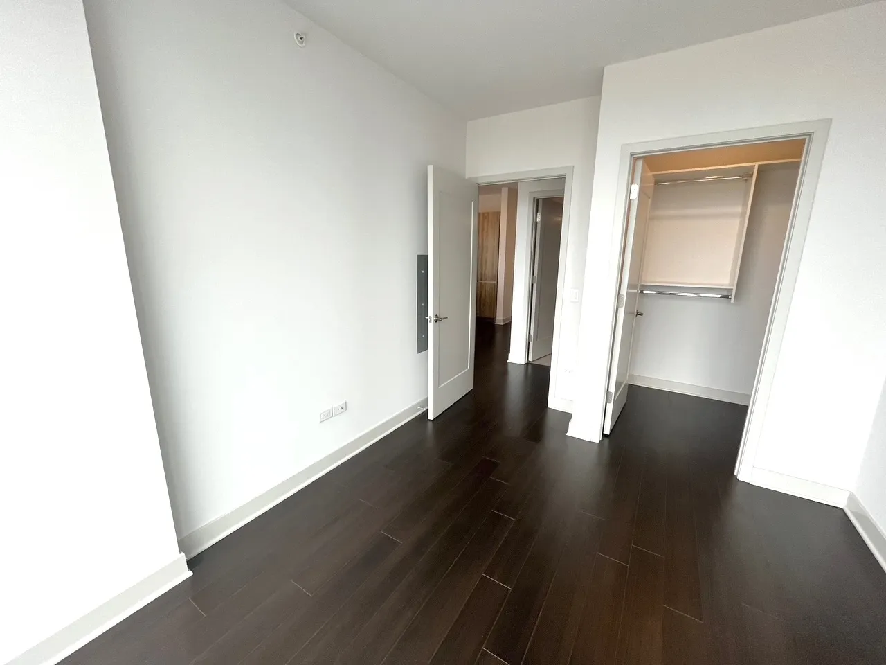 343 W Wolf Point Plaza   60654 60654-unit#2412-Chicago-IL