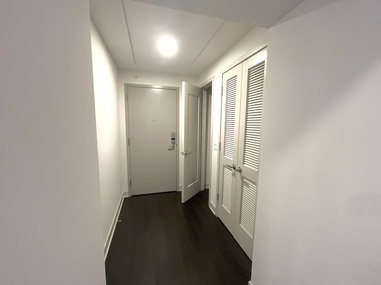 343 W Wolf Point Plaza   60654 60654-unit#2412-Chicago-IL