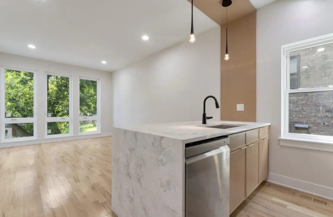 6404 S Vernon Ave   60637 60637-unit#2-Chicago-IL