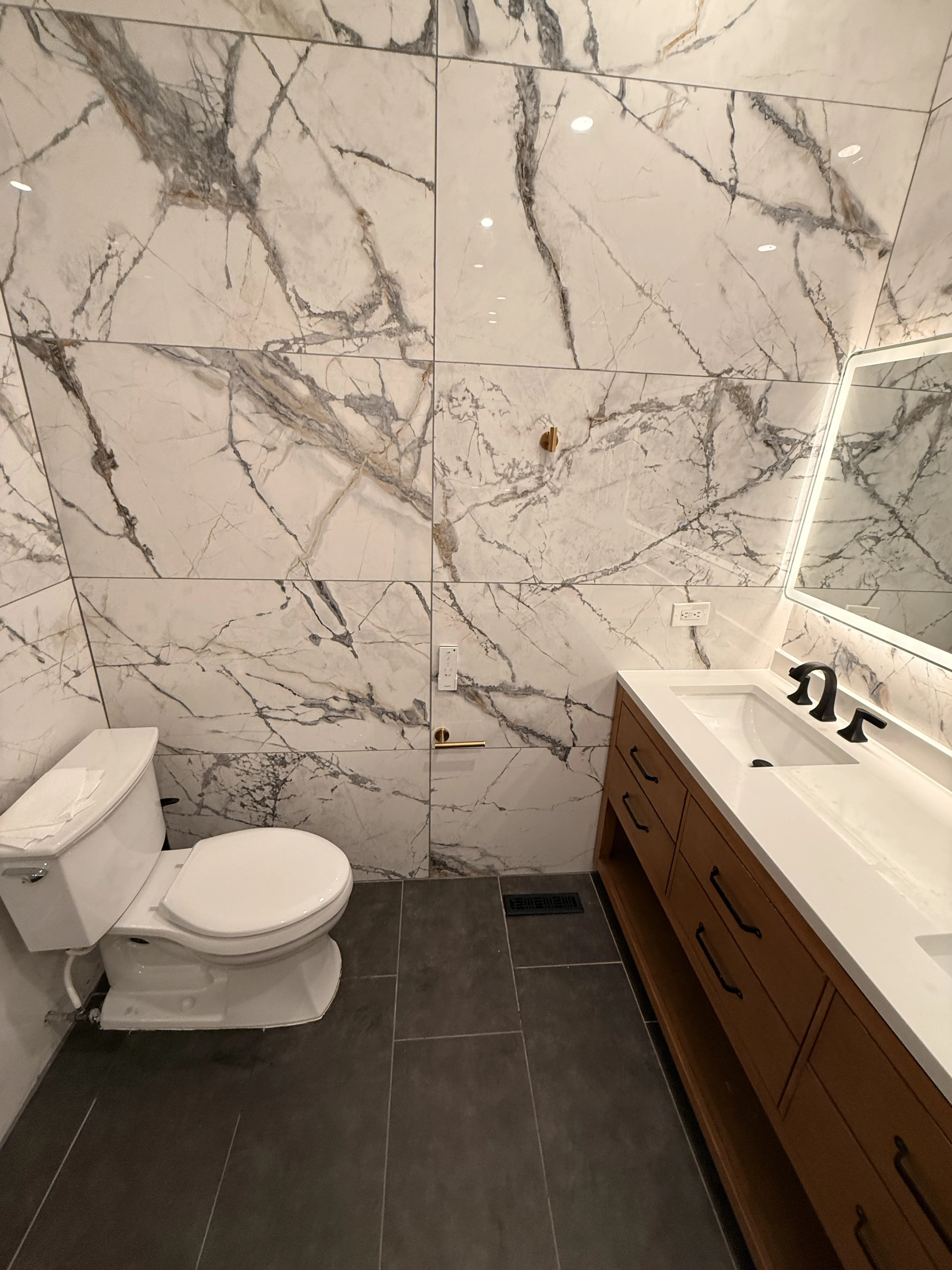 1835 W Oakdale Ave 60657 60657-Landmark Village-unit#C-Chicago-IL