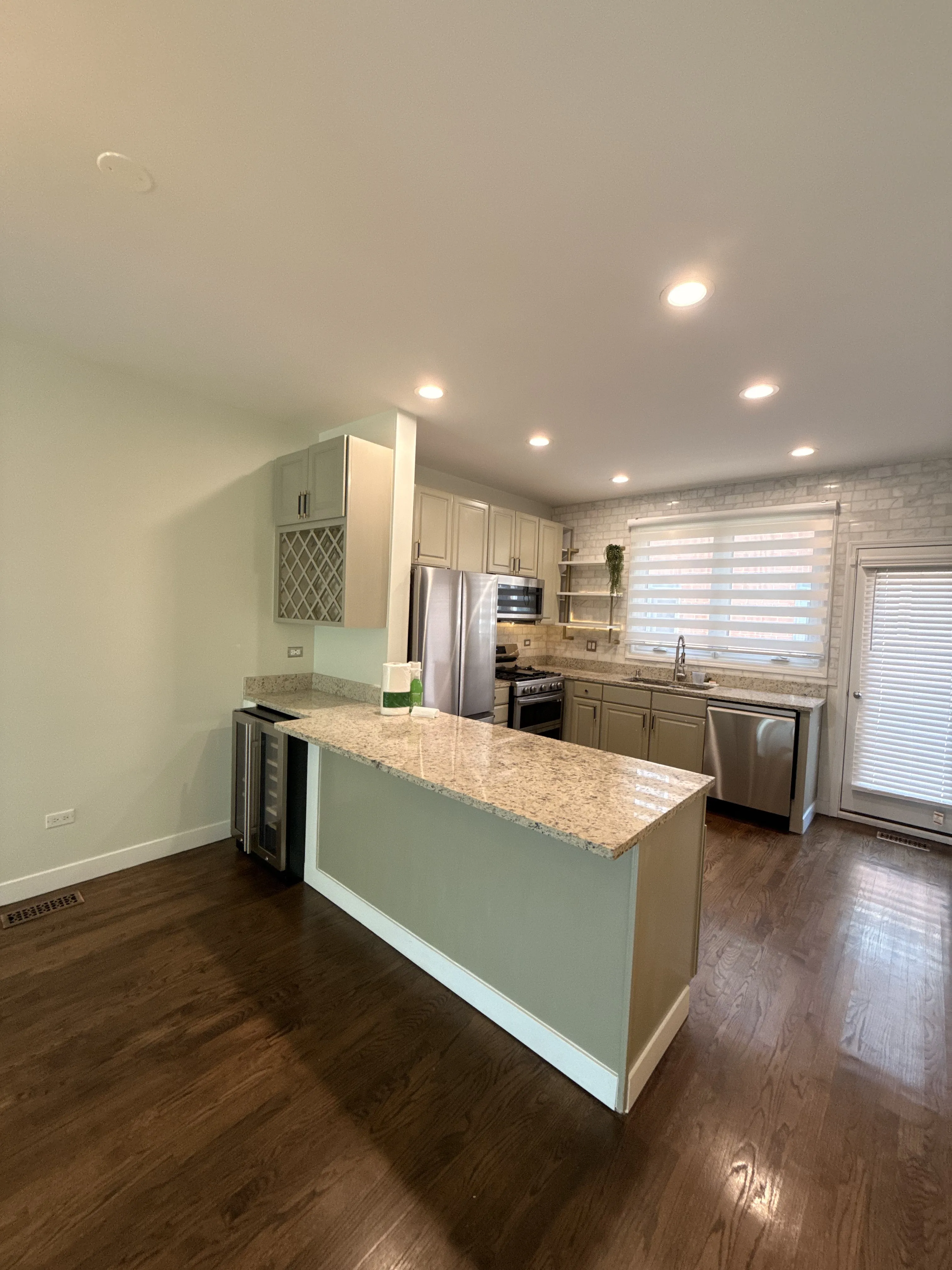1835 W Oakdale Ave 60657 60657-Landmark Village-unit#C-Chicago-IL