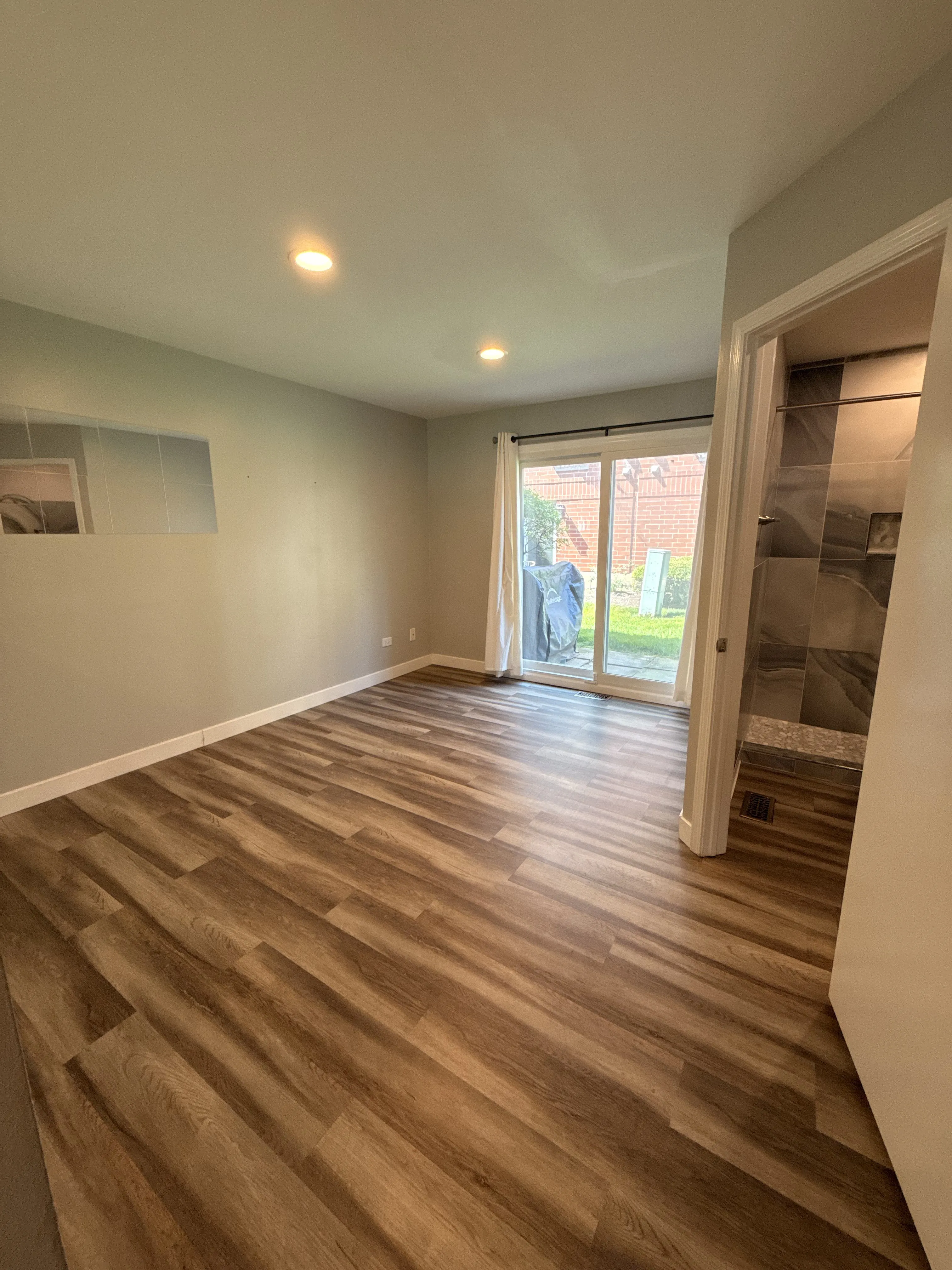 1835 W Oakdale Ave 60657 60657-Landmark Village-unit#C-Chicago-IL