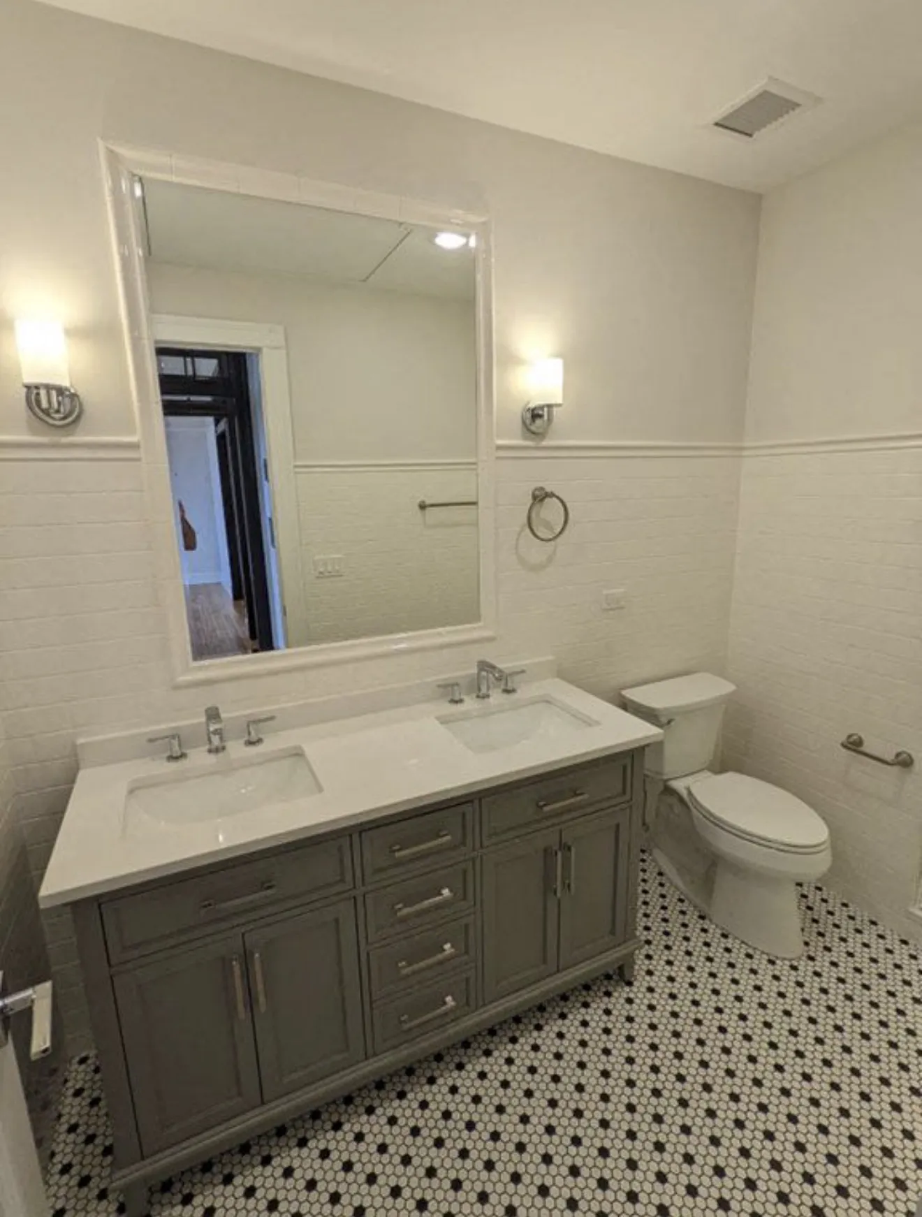 1444 W Augusta Blvd   60642 60642-Peabody Apartments-unit#104-Chicago-IL