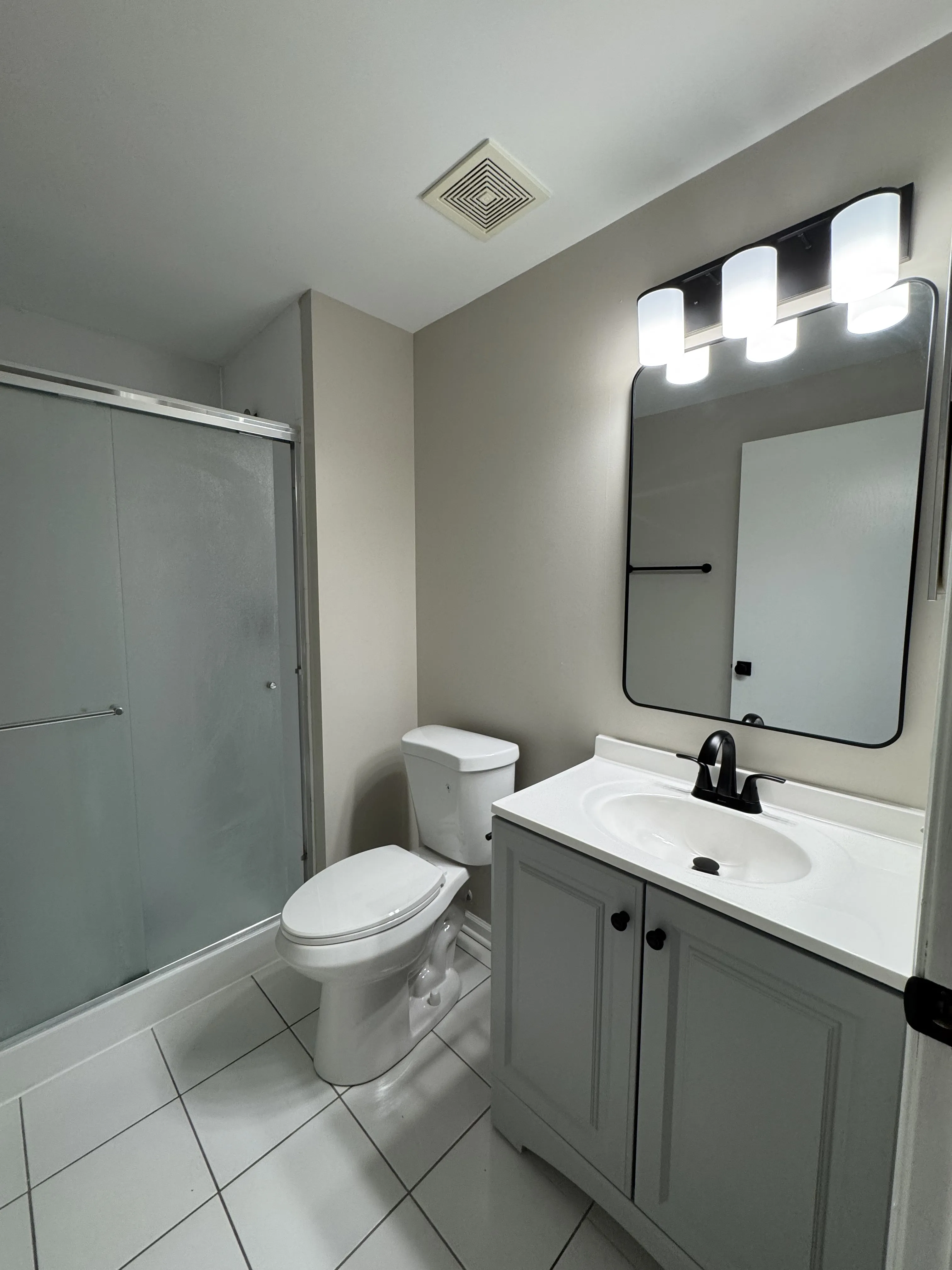 5045 N Northwest Hwy   60630 60630-Chicago-IL