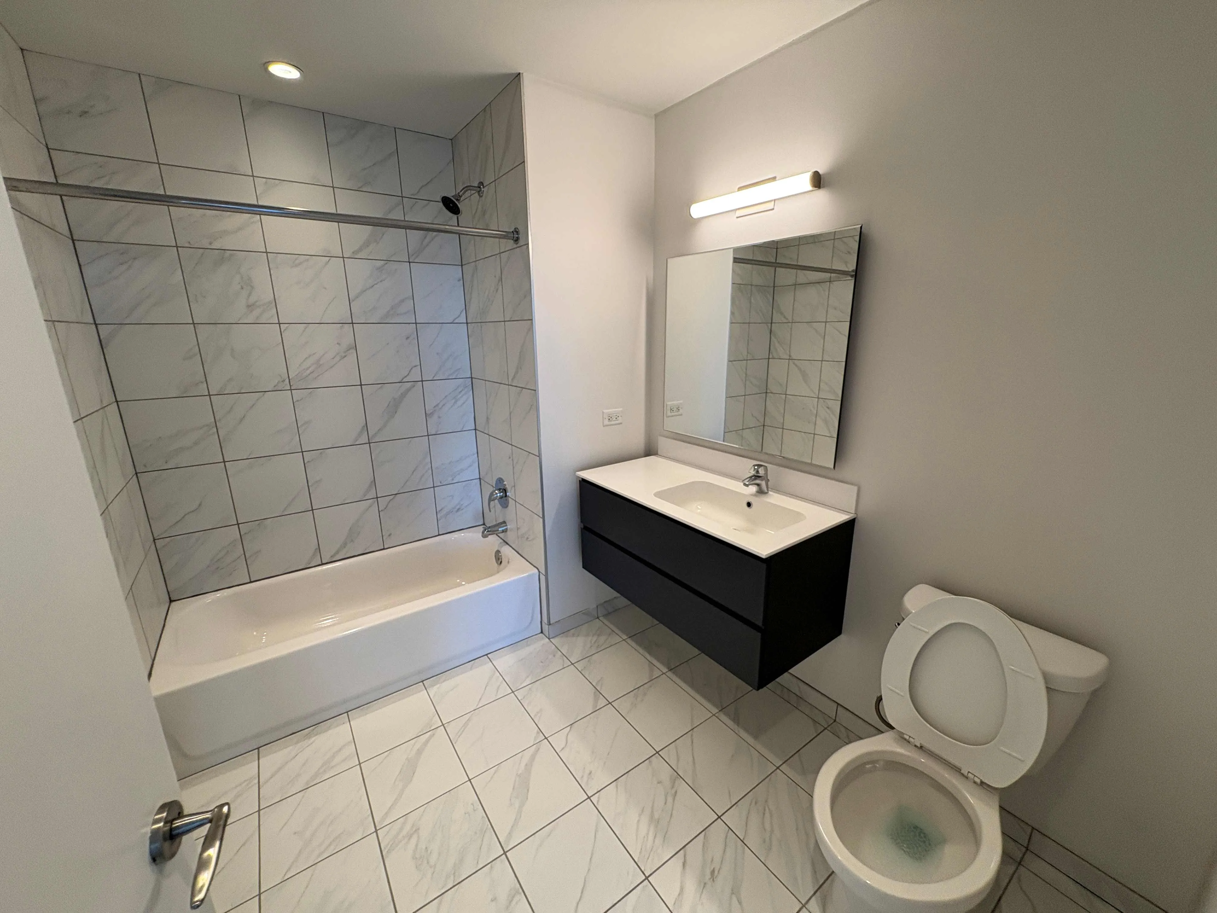 805 N La Salle Dr   60610 60610-unit#404-Chicago-IL