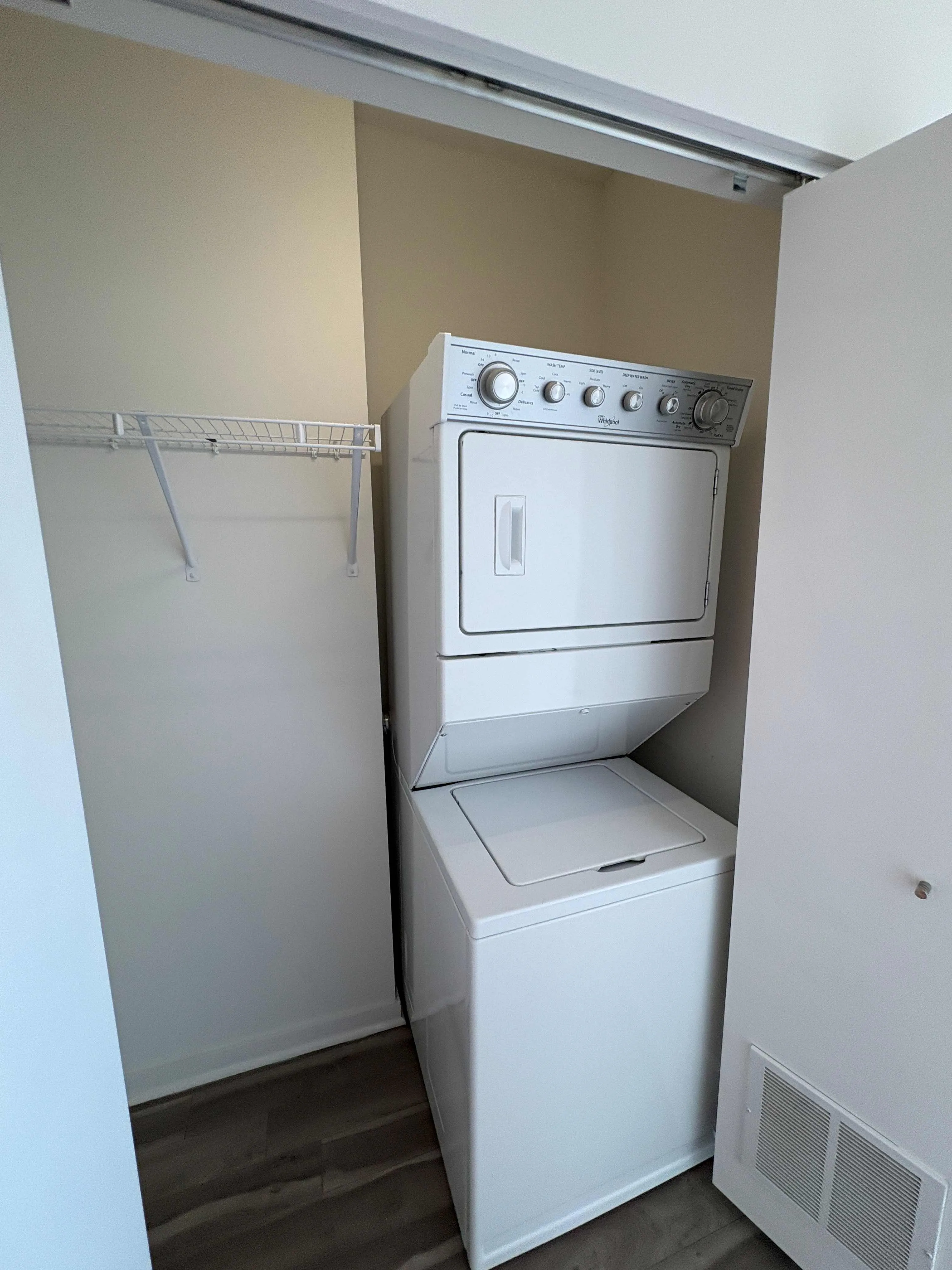 805 N La Salle Dr   60610 60610-unit#404-Chicago-IL