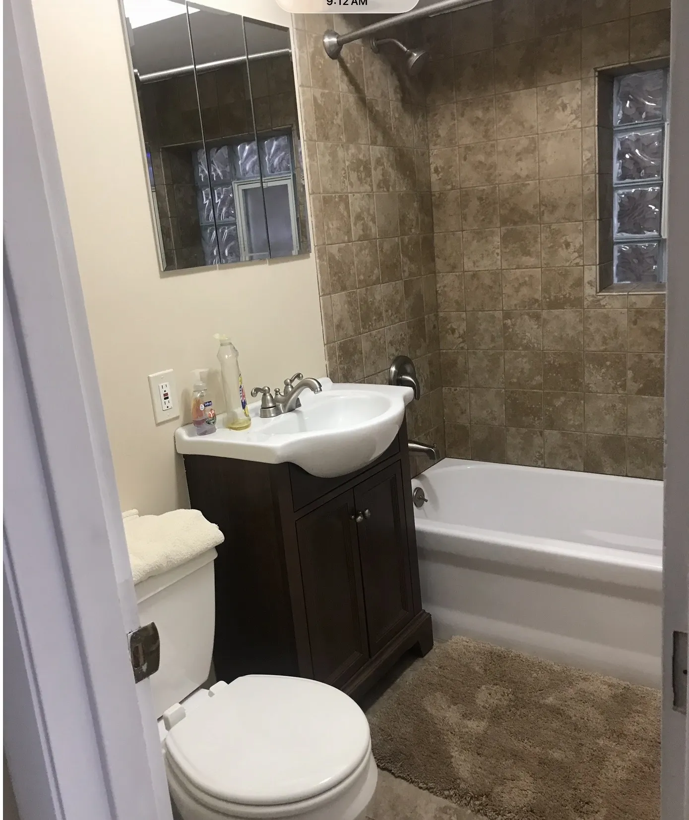 1217 W Grand Ave   60642 60642-unit#G-Chicago-IL