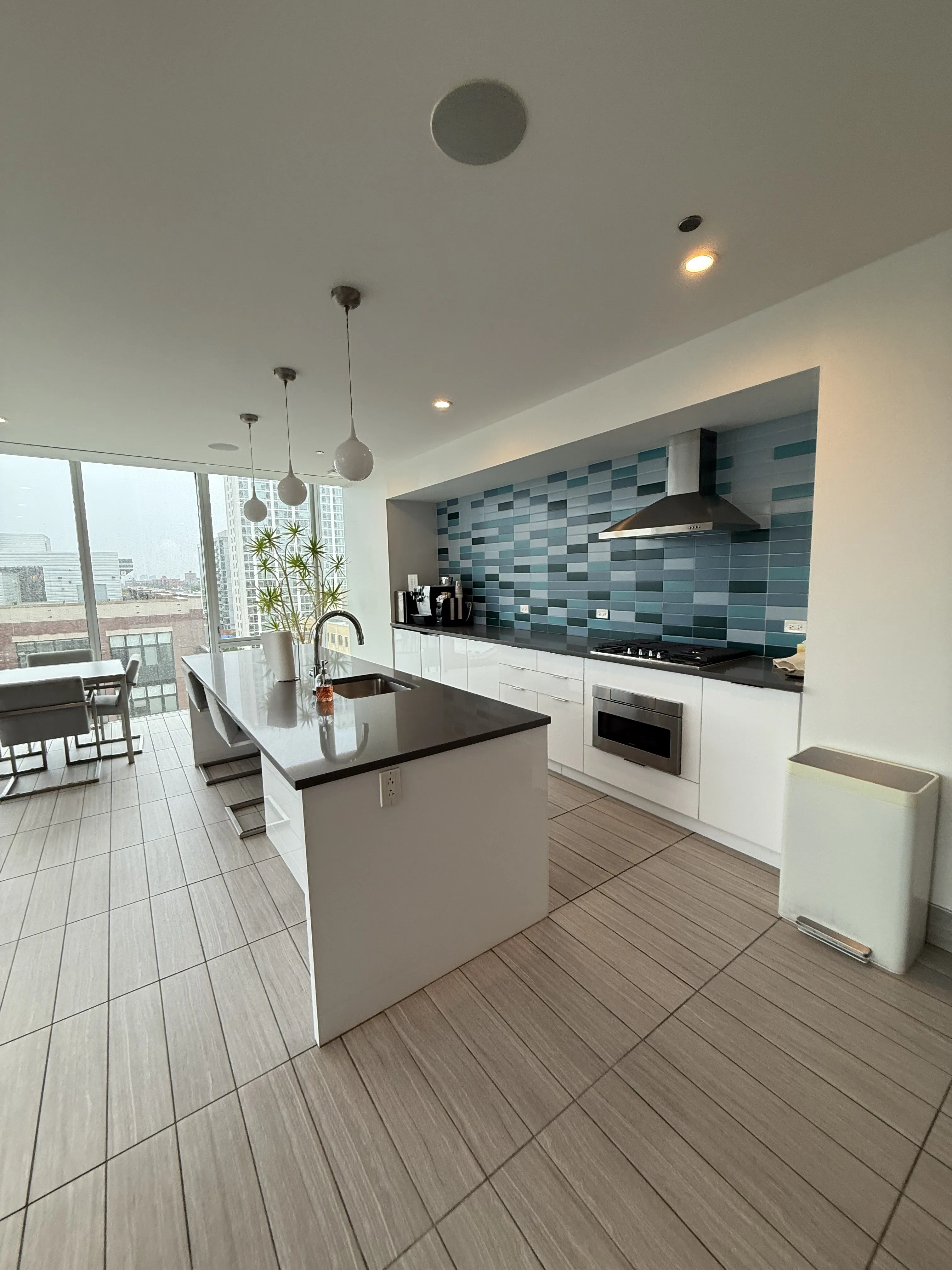 734 W Sheridan Rd 60613 60613-unit#811-Chicago-IL