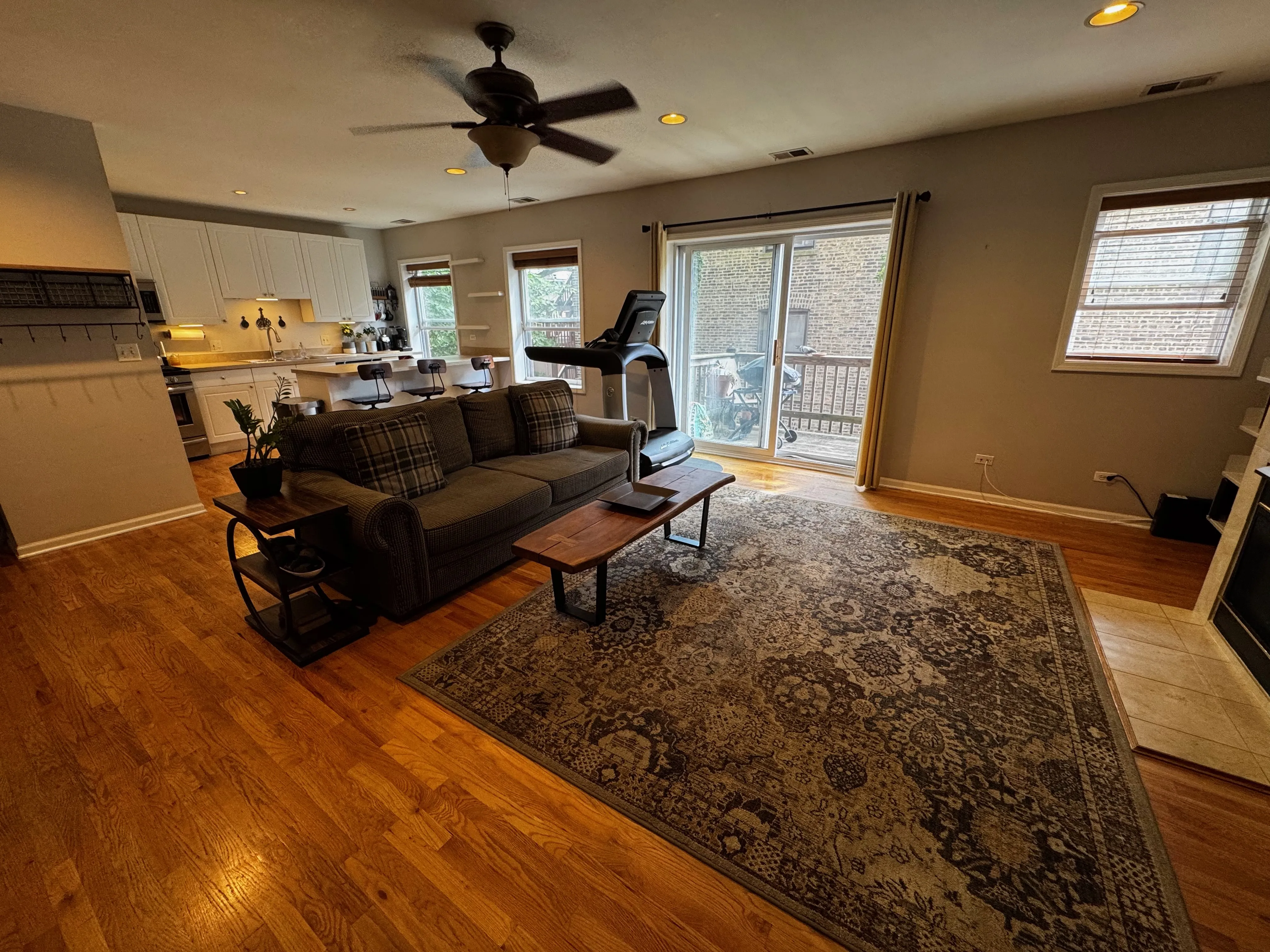 1050 W Dakin St 60613 60613-unit#1E-Chicago-IL