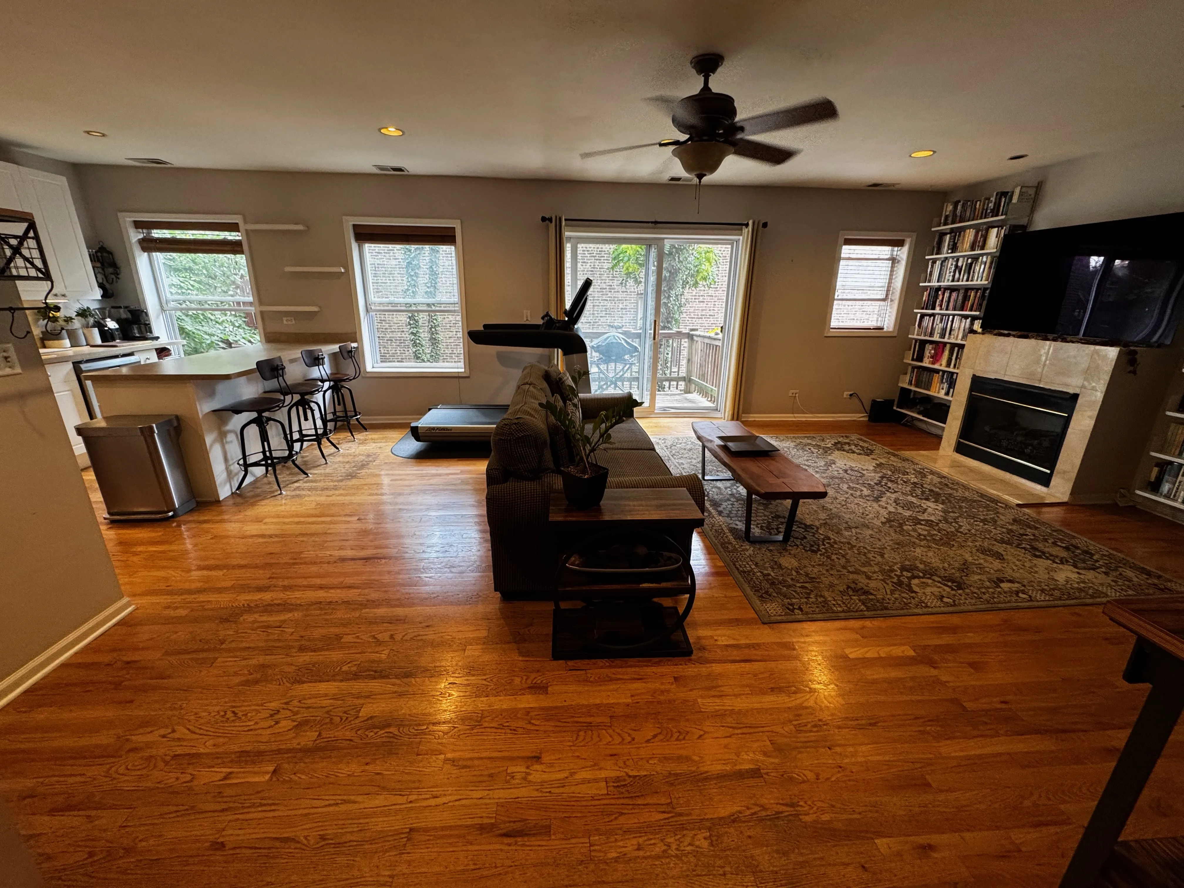 1050 W Dakin St 60613 60613-unit#1E-Chicago-IL