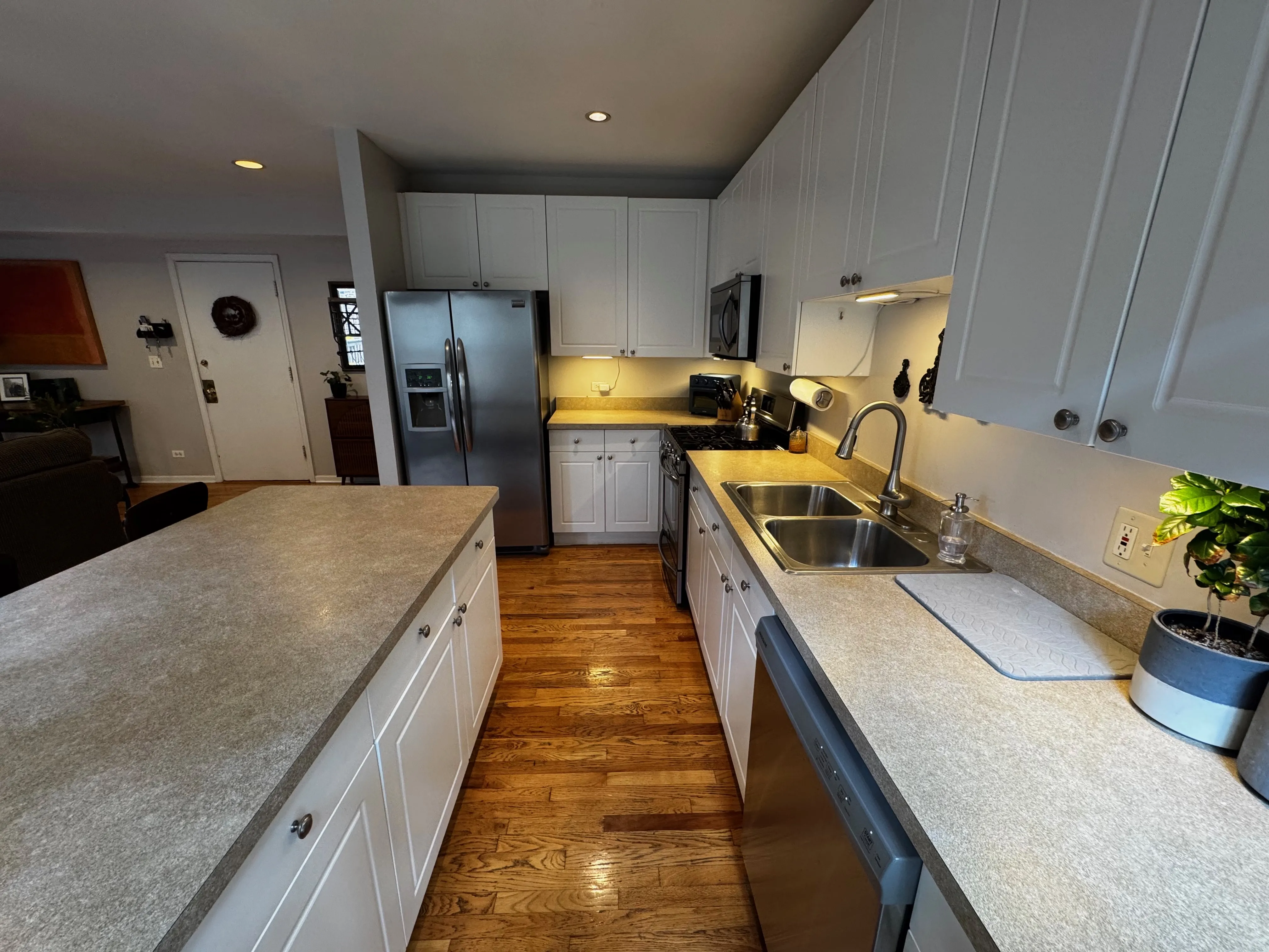 1050 W Dakin St 60613 60613-unit#1E-Chicago-IL