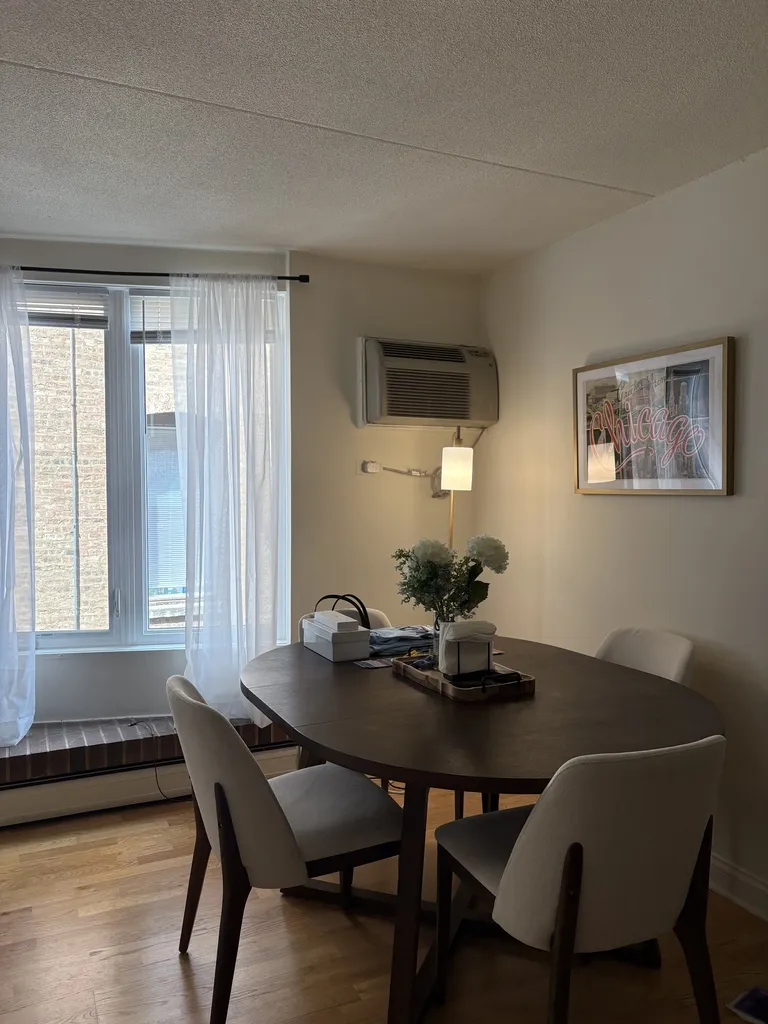 622 W Wellington Ave   60657 60657-unit#8-Chicago-IL