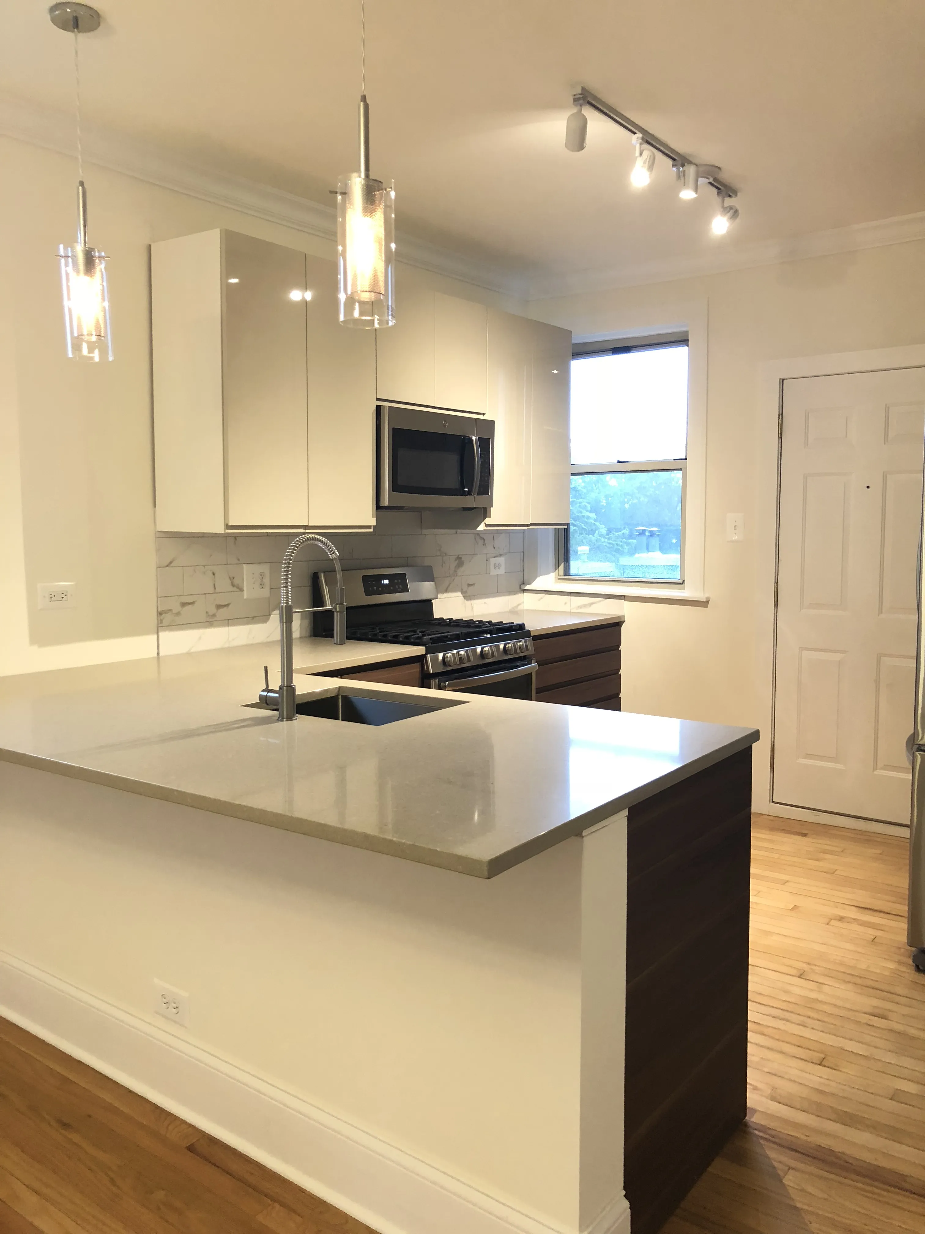 5330 N Kenmore Ave 60640 60640-Kenmore Vista Apartments-unit#4E-Chicago-IL