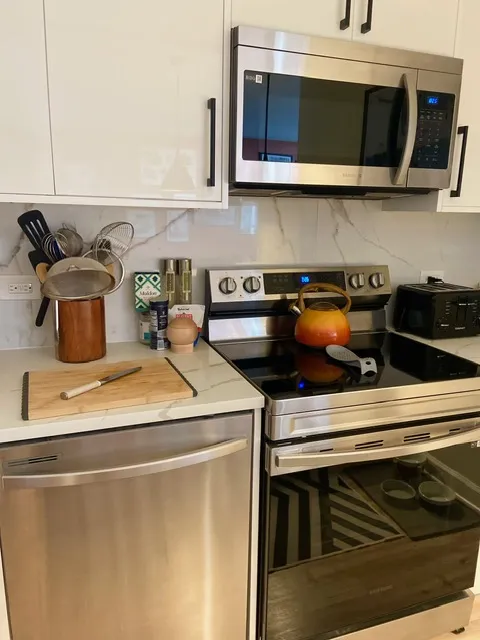 3550 N Lake Shore Dr 60657 60657-Chicago-IL