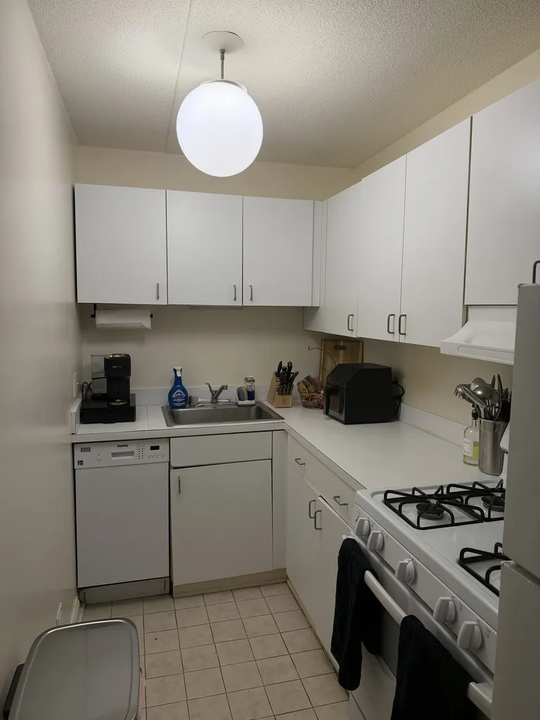 622 W Wellington Ave   60657 60657-unit#8-Chicago-IL