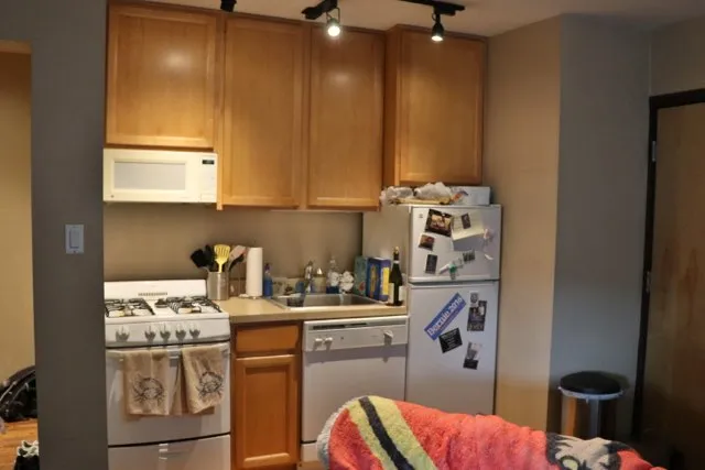 754 W Wellington Ave 60657 60657-One Door West-unit#2D-Chicago-IL