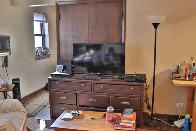 754 W Wellington Ave 60657 60657-One Door West-unit#2D-Chicago-IL