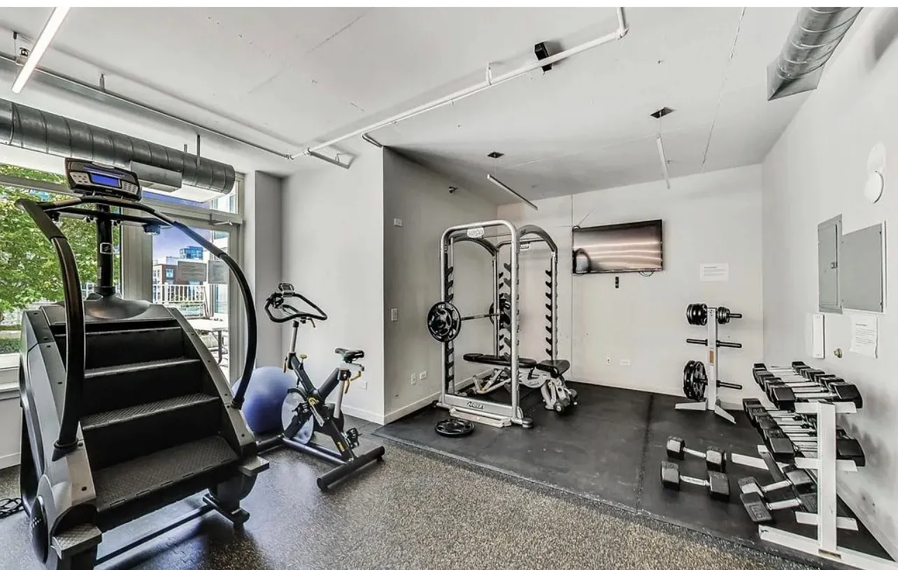 909 W Washington Blvd   60607 60607-Chicago-IL