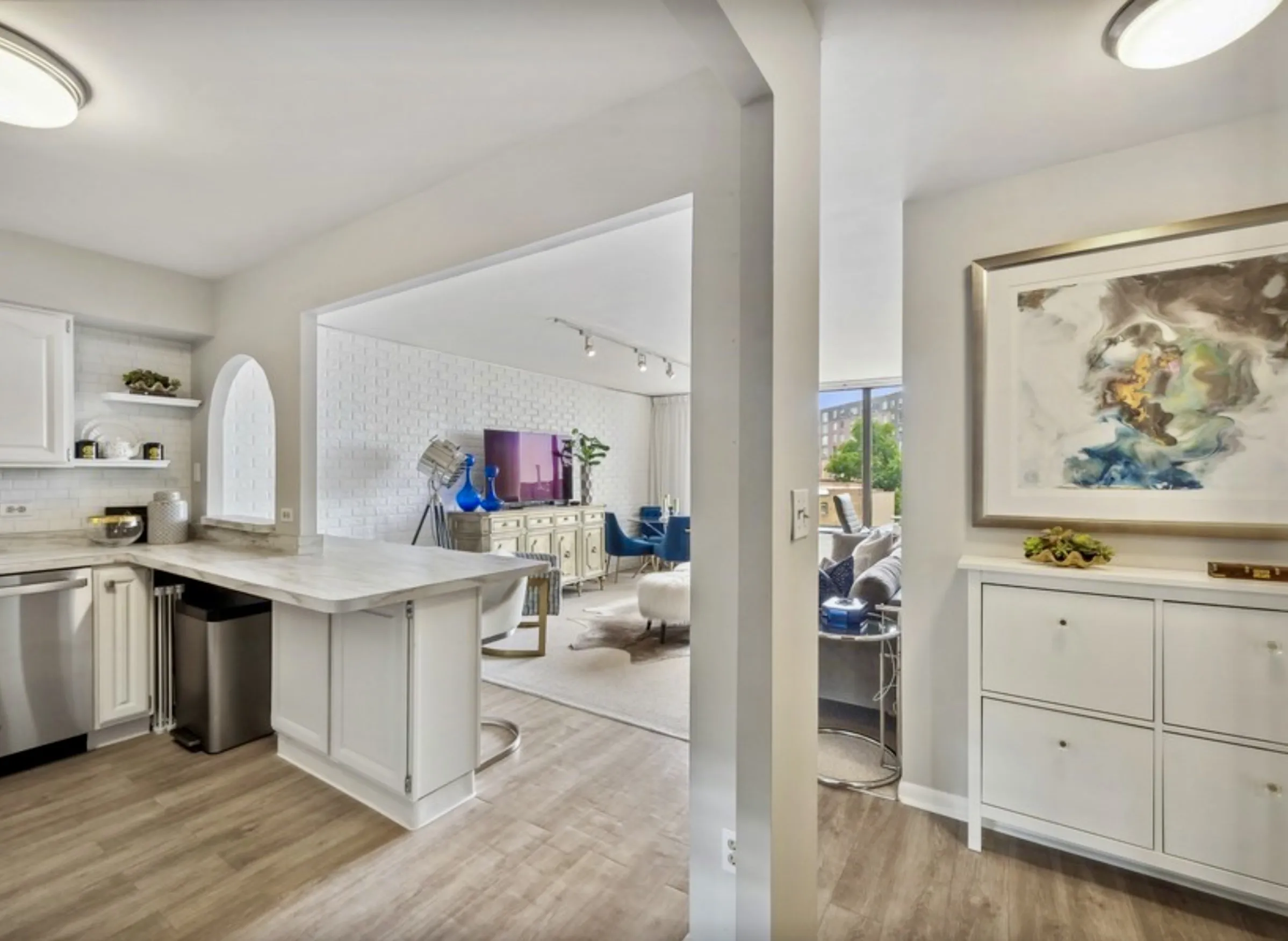 3930 N Pine Grove Ave 60613 60613-unit#5th Floor -Chicago-IL