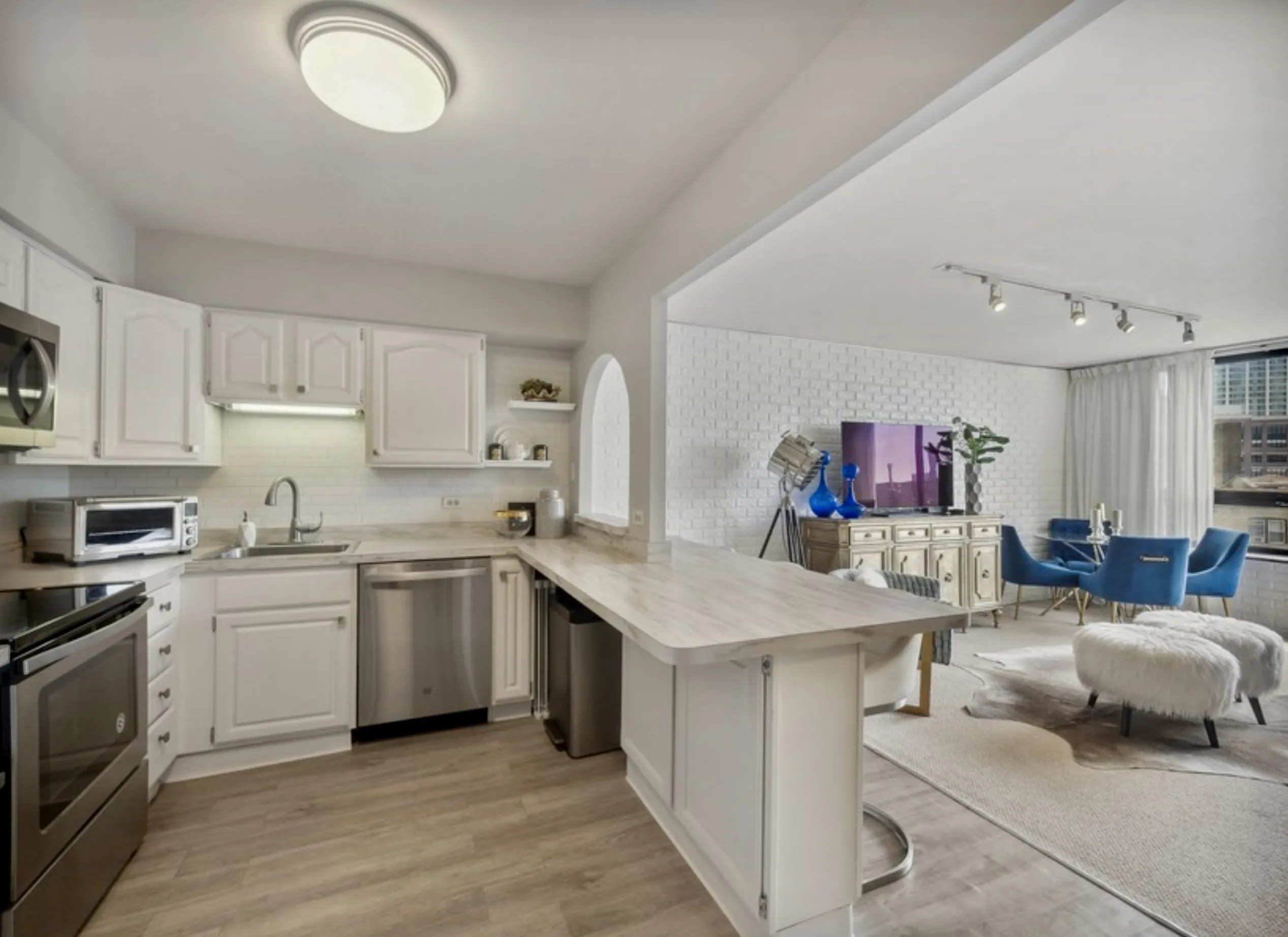3930 N Pine Grove Ave 60613 60613-unit#5th Floor -Chicago-IL