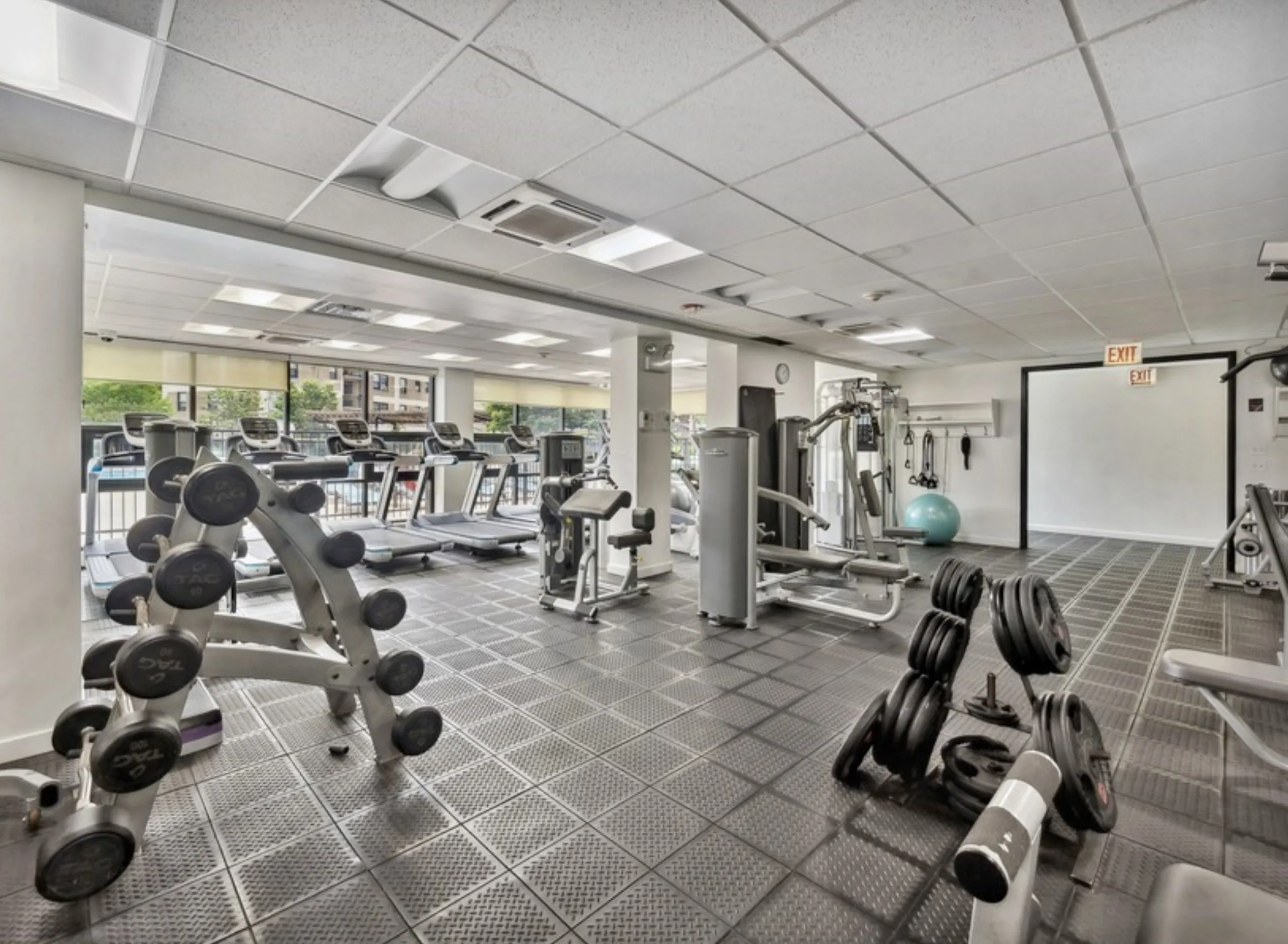 3930 N Pine Grove Ave 60613 60613-unit#5th Floor -Chicago-IL