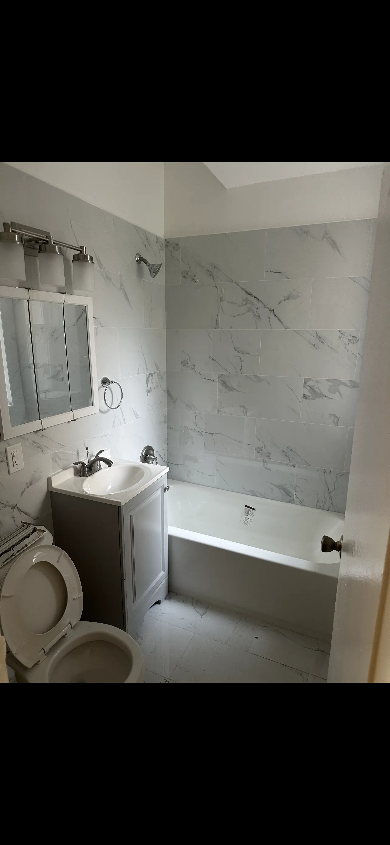 3252 W BERTEAU AVE 60618-unit#G-Chicago-IL