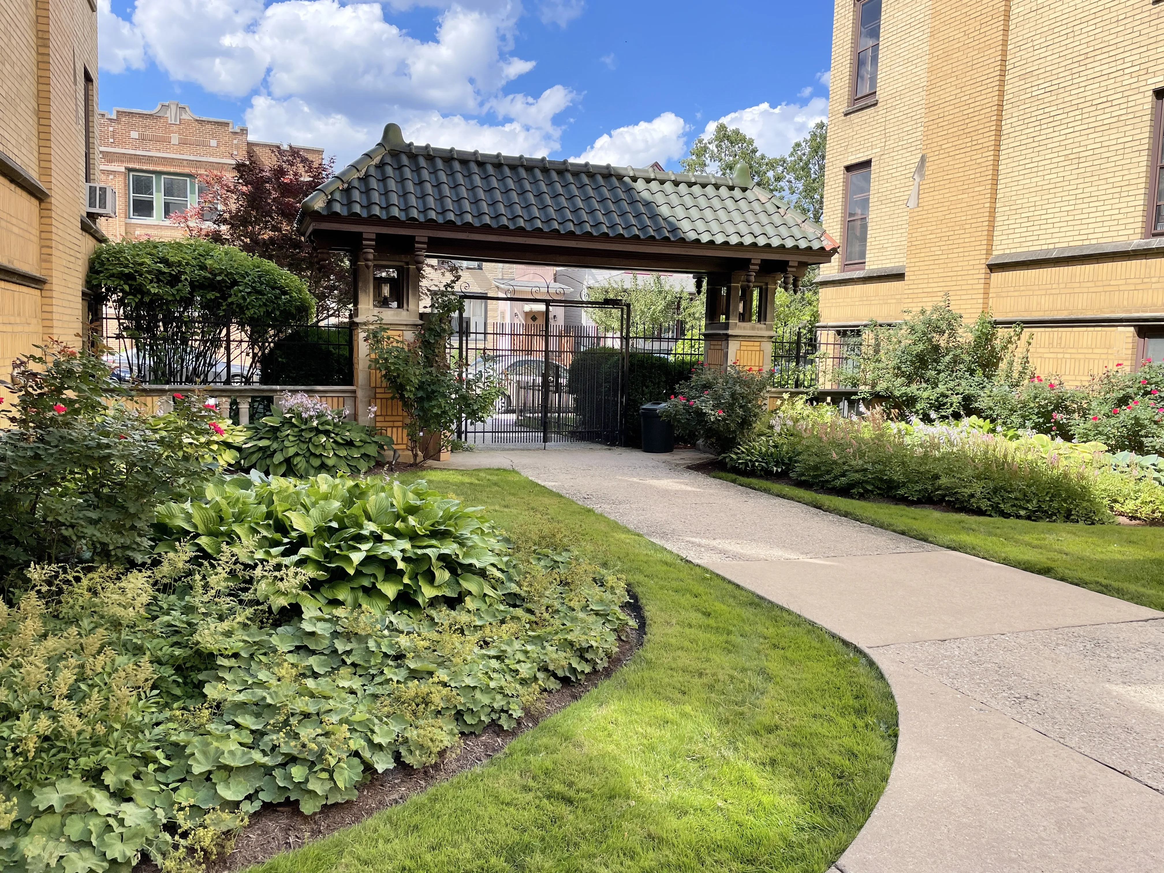 3425 W Drummond Pl   60647 60647-unit#2B-Chicago-IL