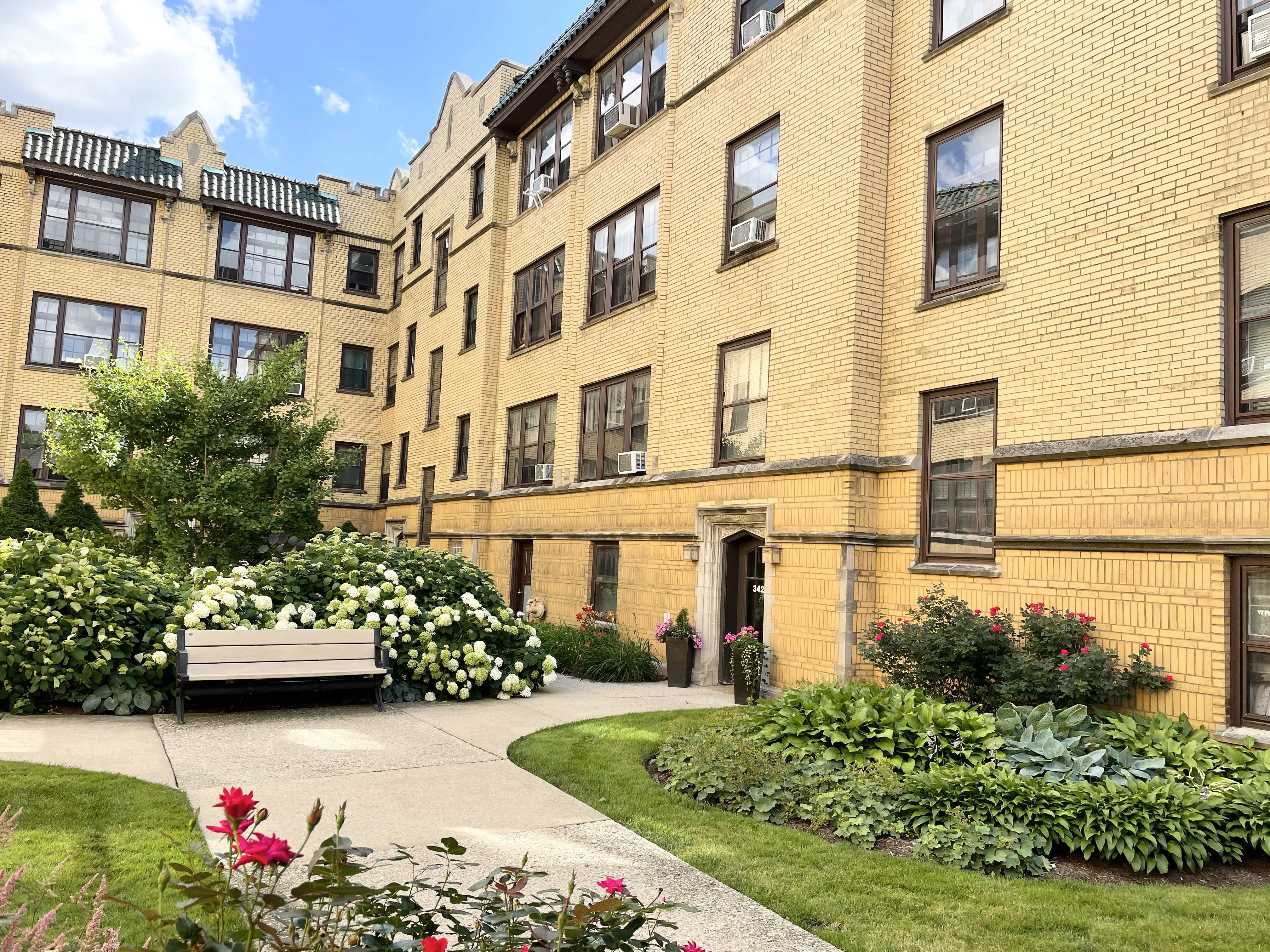 3425 W Drummond Pl   60647 60647-unit#2B-Chicago-IL