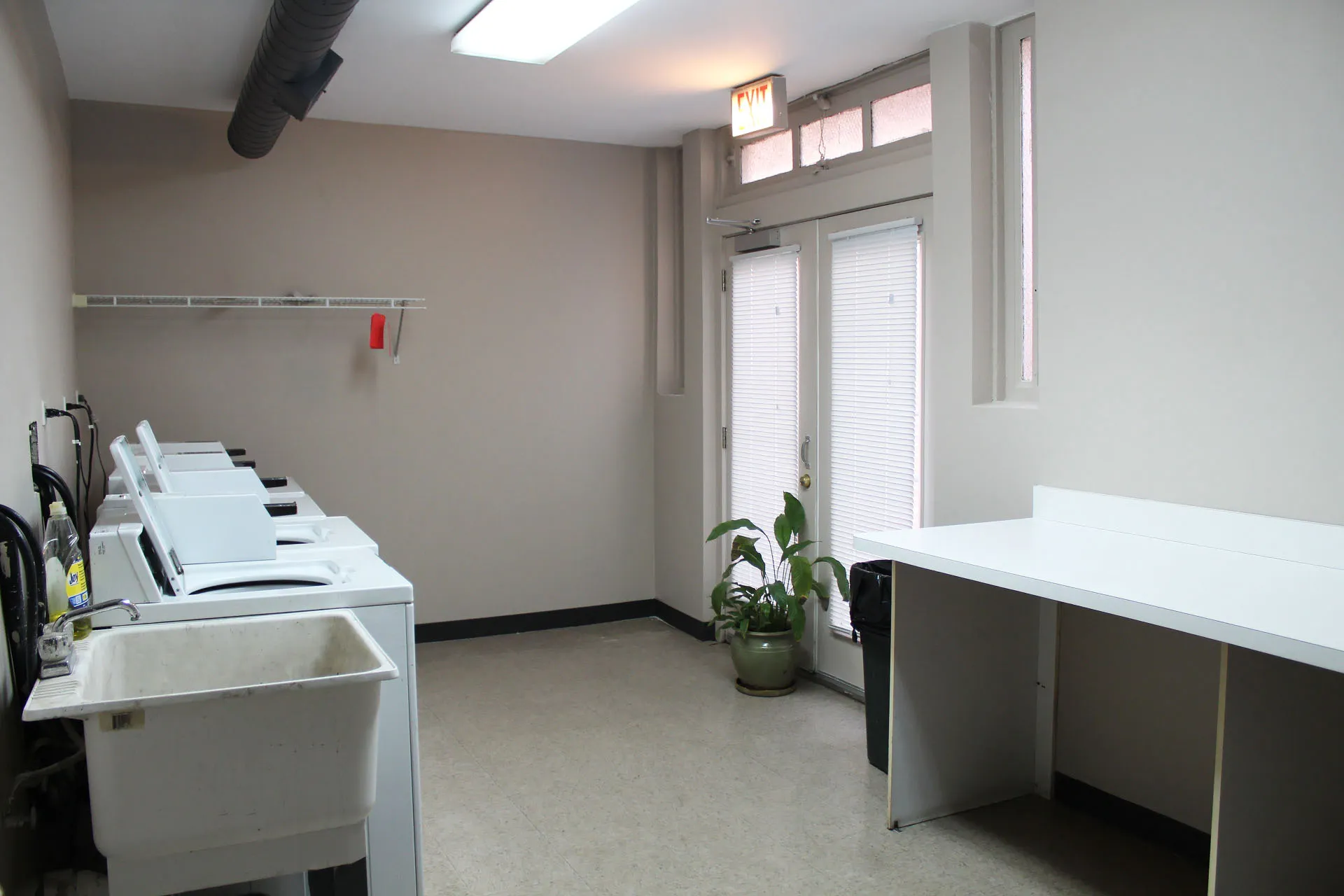 701 W Buckingham Pl   60657 60657- Buckingham Pews-unit#104-Chicago-IL