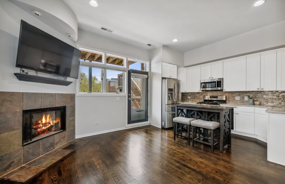 1335 N Mohawk St   60610 60610-unit#2N-Chicago-IL