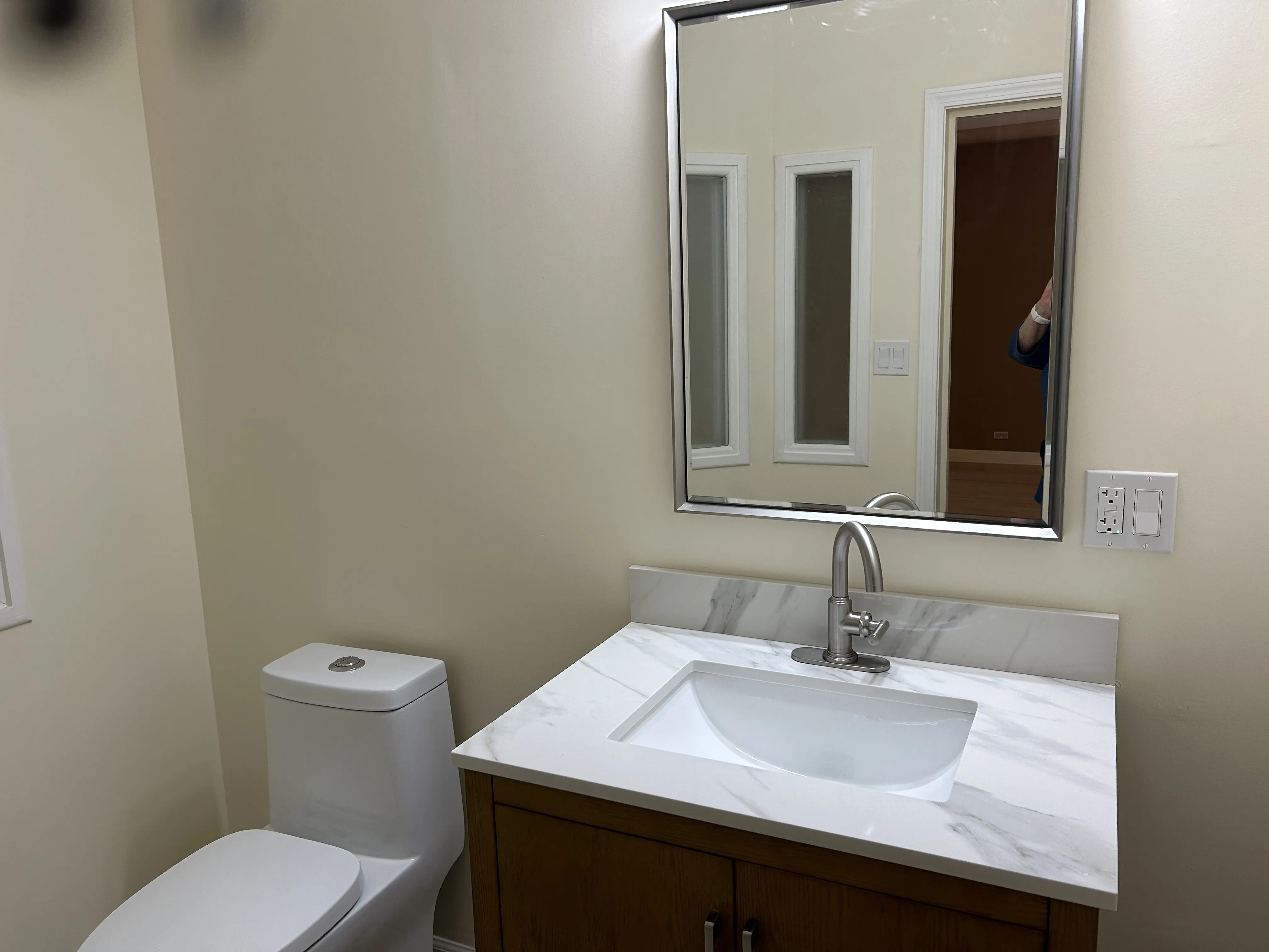 5746 N Milwaukee Ave 60646 60646-unit#1-Chicago-IL