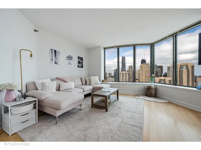 400 N Lasalle Blvd 60654-unit#4402-Chicago-IL