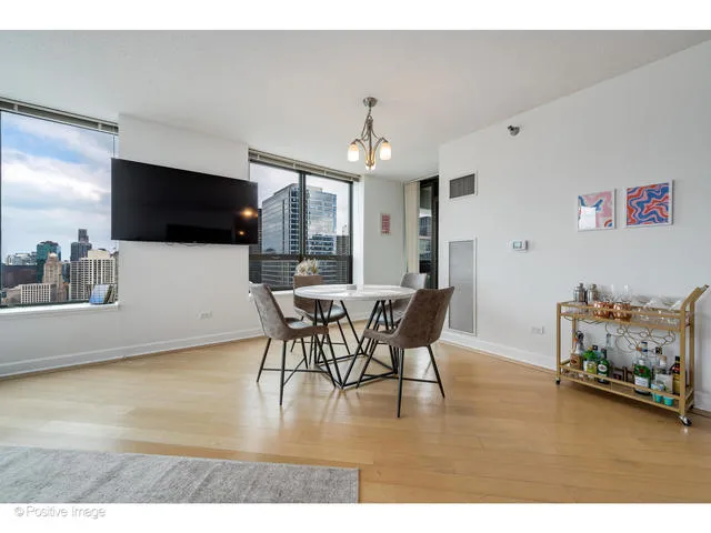 400 N Lasalle Blvd 60654-unit#4402-Chicago-IL