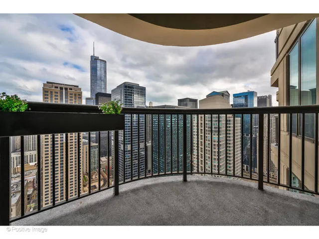 400 N Lasalle Blvd 60654-unit#4402-Chicago-IL
