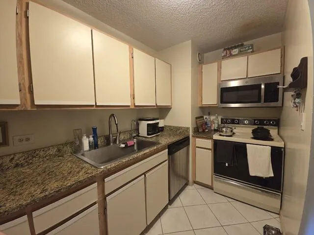 1122 N Clark St   60610 60610-unit#1005-Chicago-IL