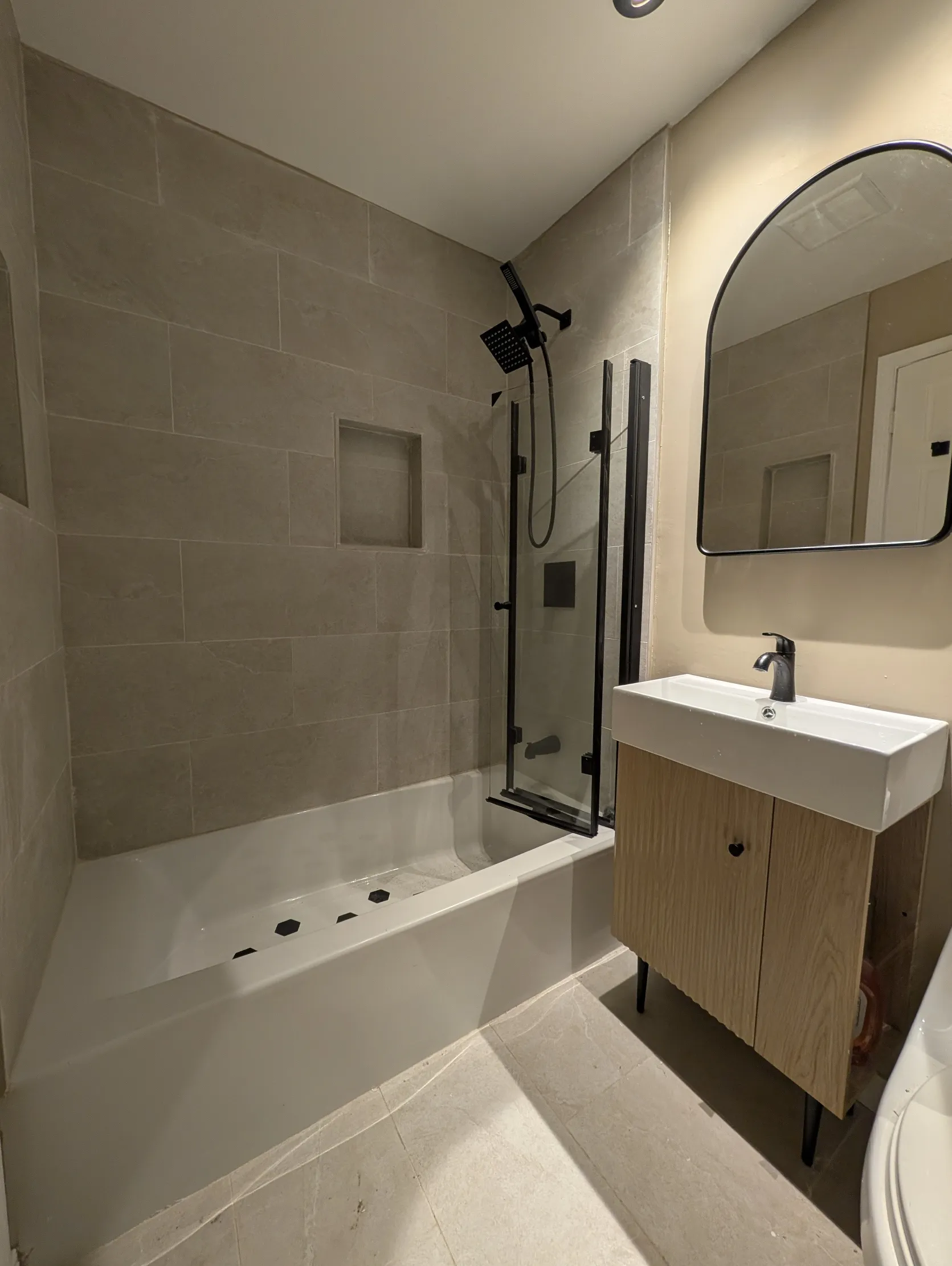 6361 N Paulina St 60660 60660-unit#1B-Chicago-IL