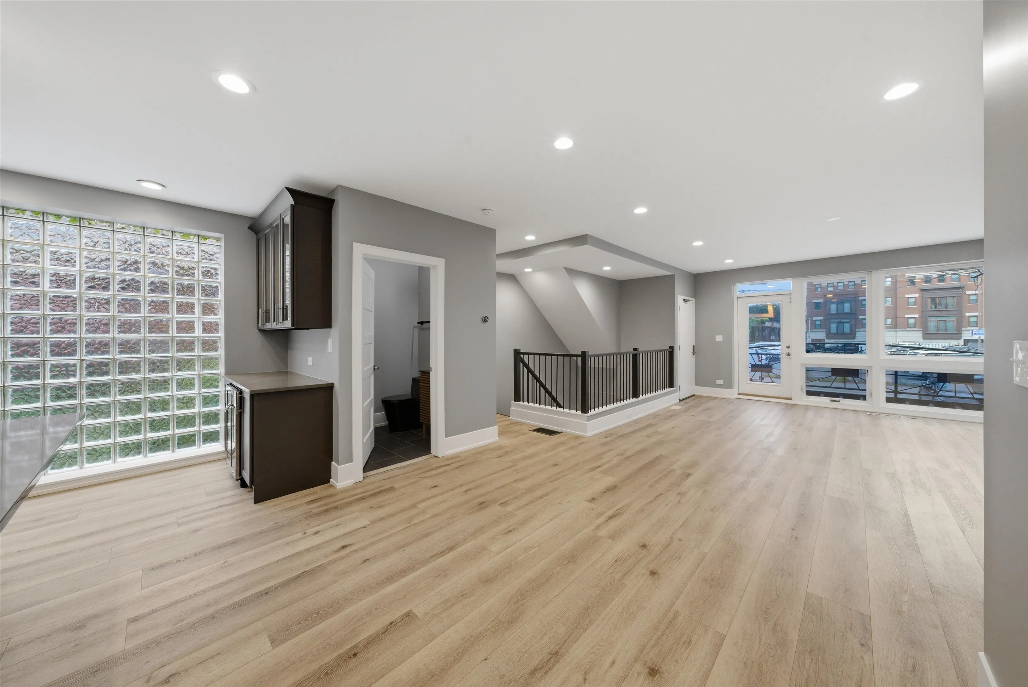 308 W Evergreen Ave 60610 60610-unit#1R-Chicago-IL