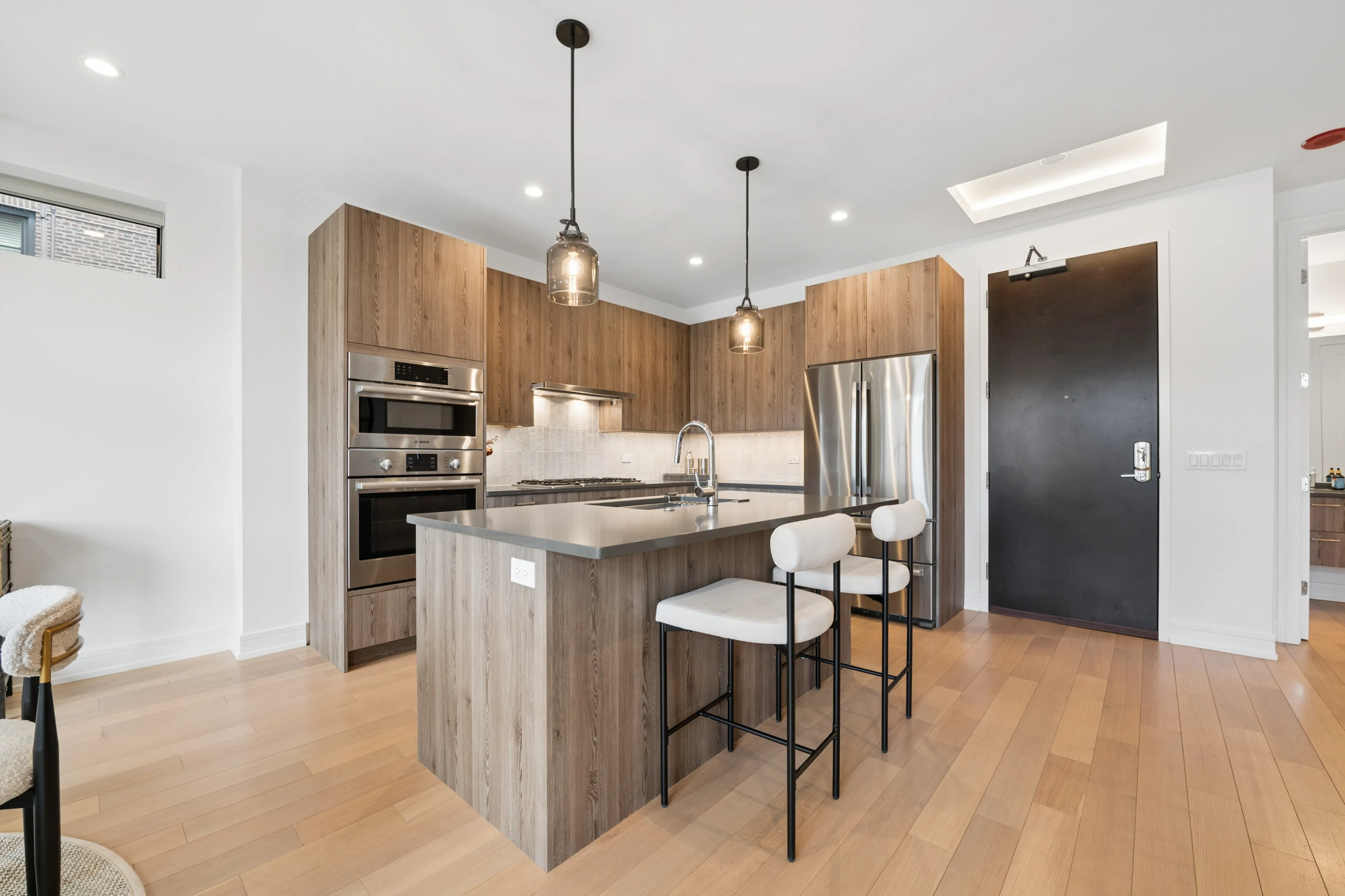 633 W Cornelia Ave 60657 60657-unit#1E-Chicago-IL