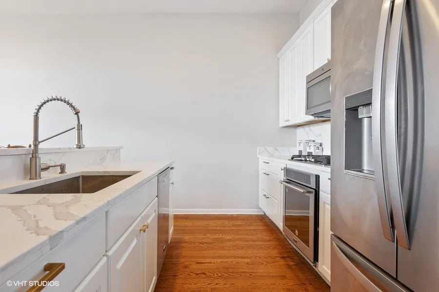 1350 W Fullerton Ave 60614 60614-unit#302-Chicago-IL