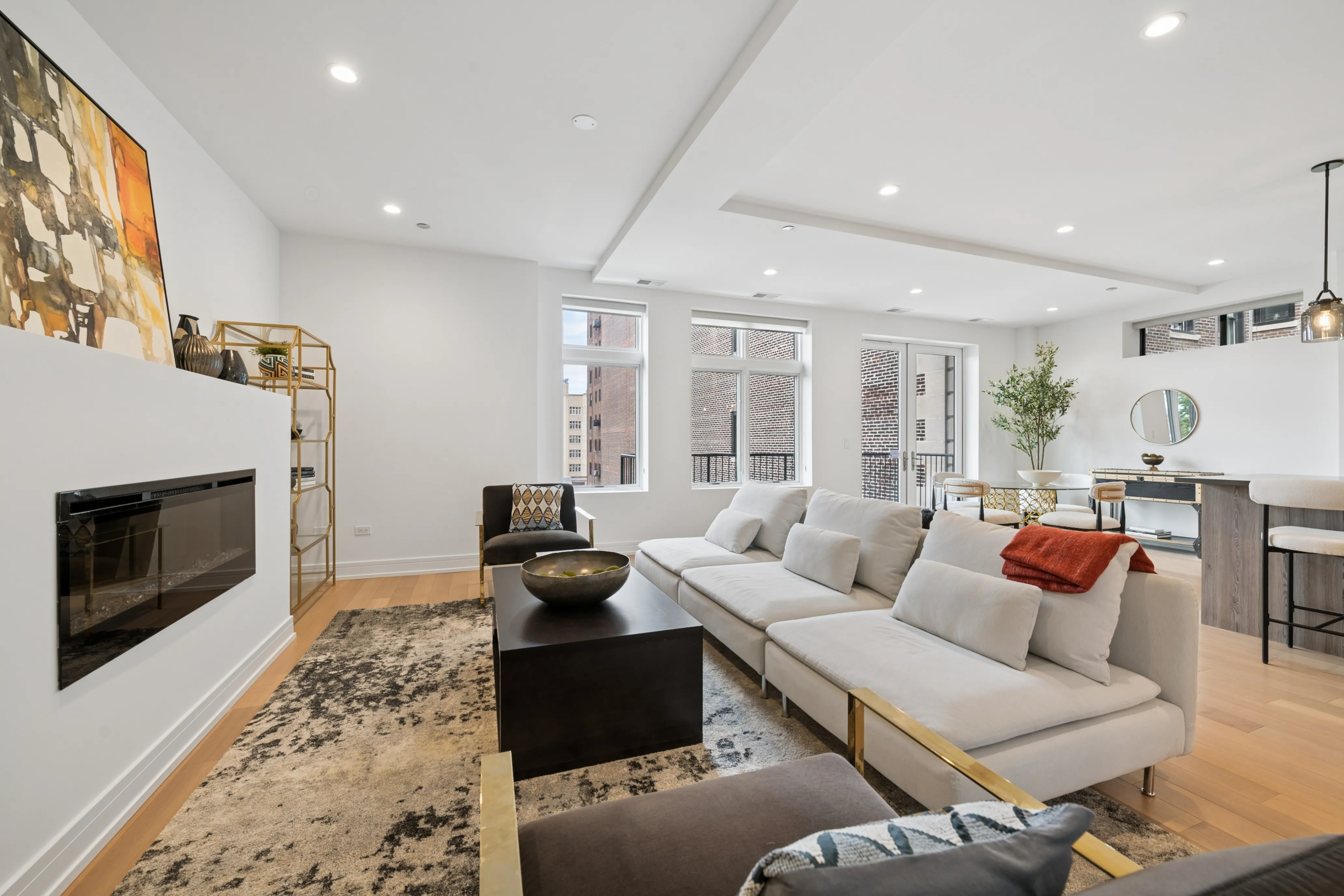 633 W Cornelia Ave 60657 60657-unit#1E-Chicago-IL
