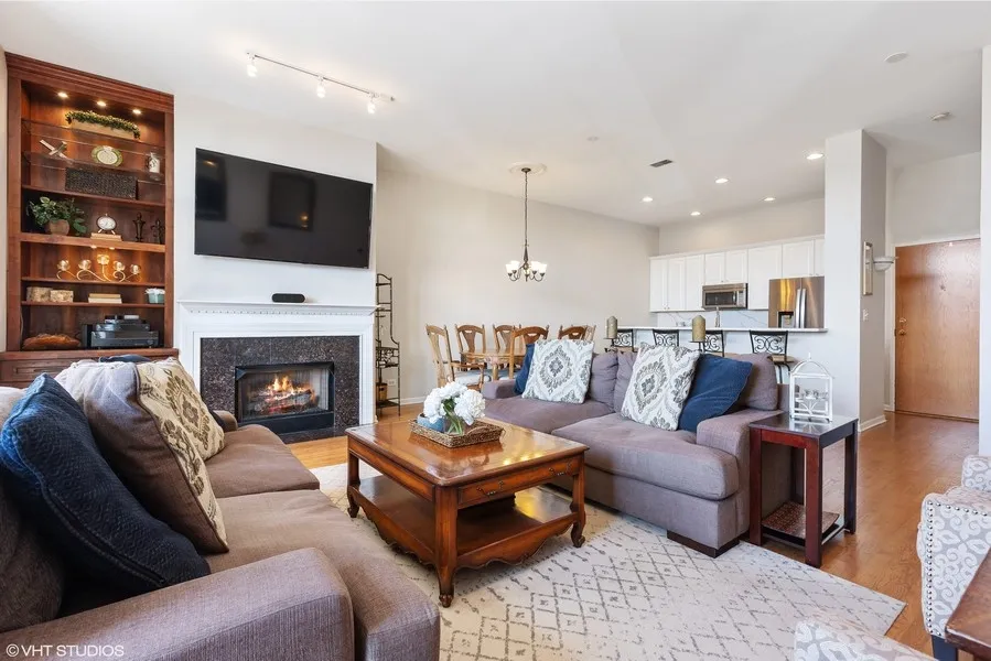 1350 W Fullerton Ave 60614 60614-unit#302-Chicago-IL