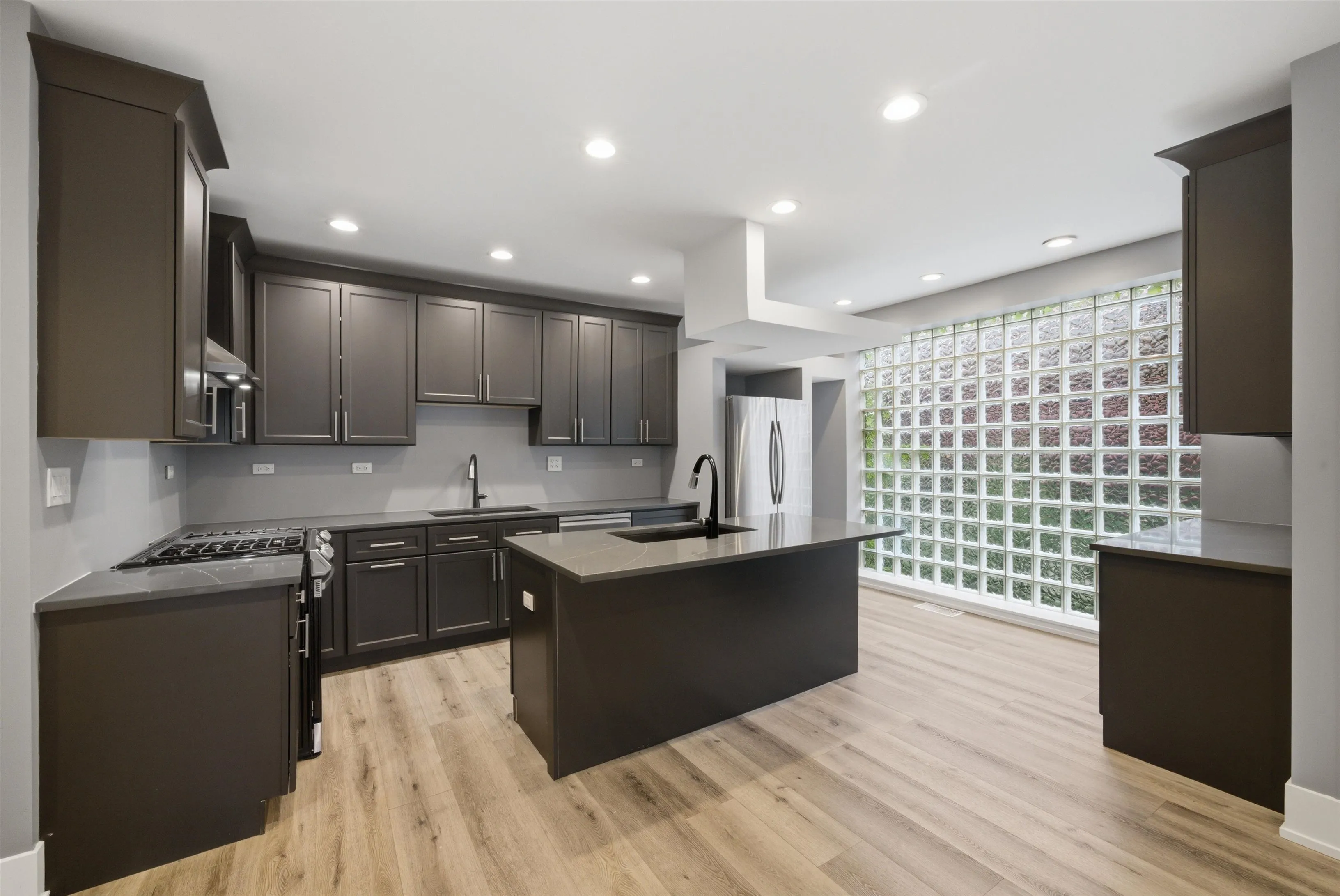 308 W Evergreen Ave 60610 60610-unit#1R-Chicago-IL