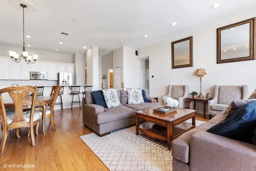 1350 W Fullerton Ave 60614 60614-unit#302-Chicago-IL