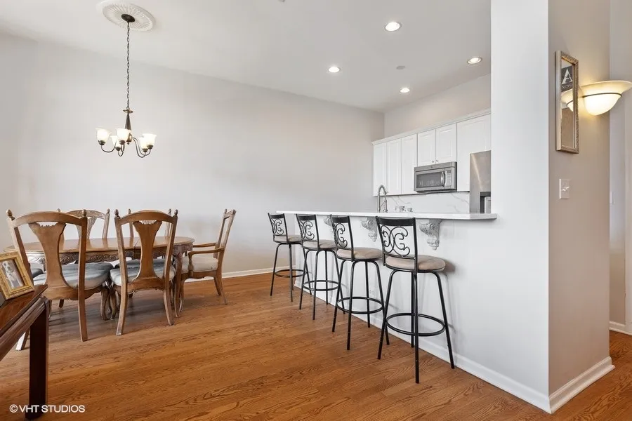 1350 W Fullerton Ave 60614 60614-unit#302-Chicago-IL