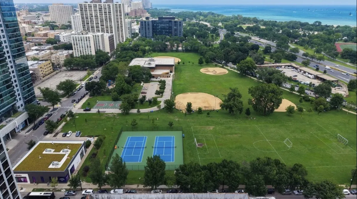 4343 N Clarendon Ave   60613 60613-unit#1812-Chicago-IL